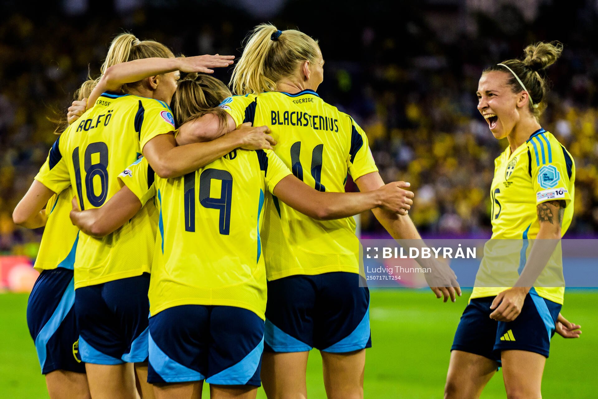 Julia Zigiotti Olme of Sweden celebrates with her teammates