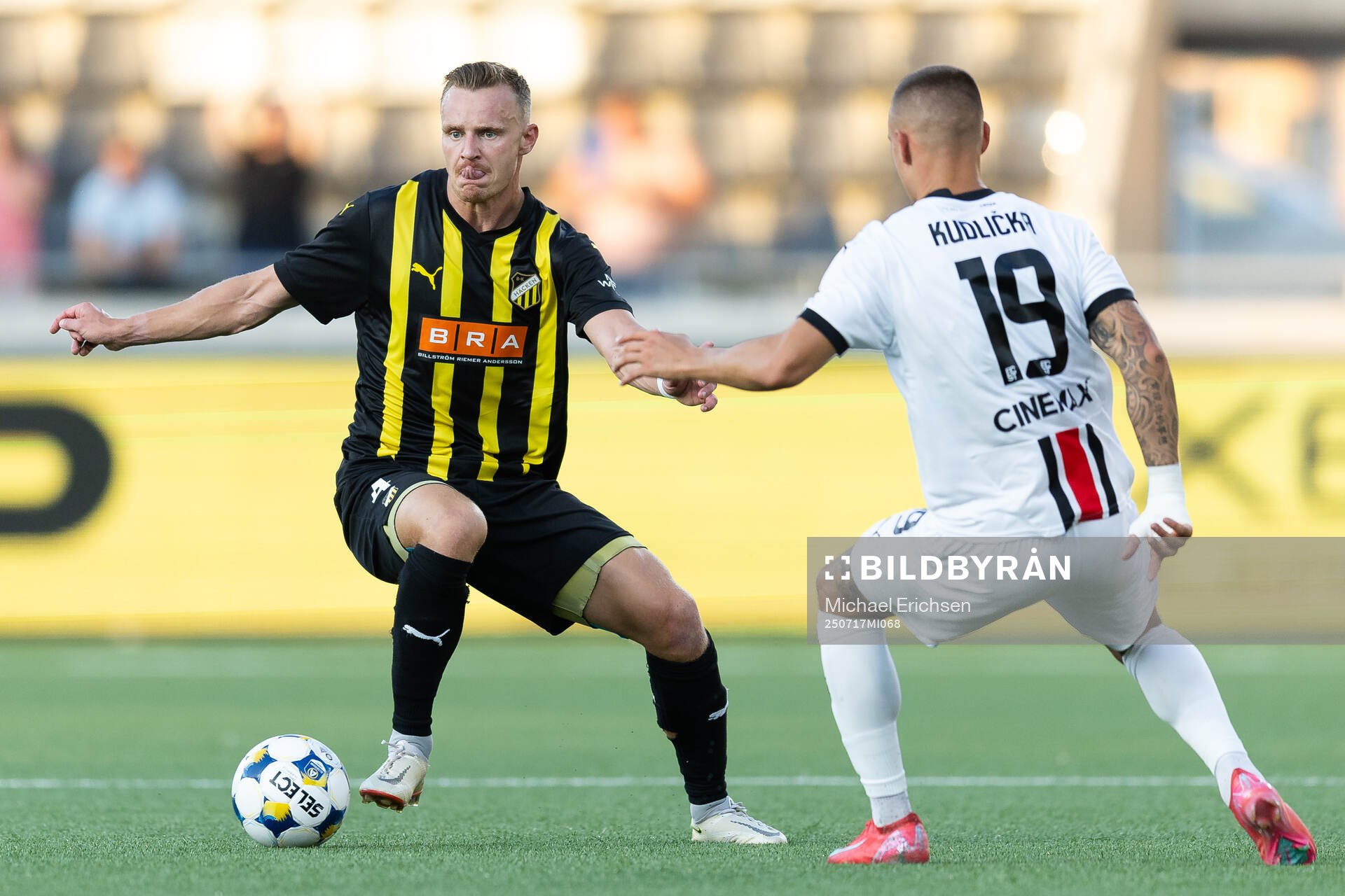 Marius Lode of Häcken and Timotej Kudlicka of Spartak