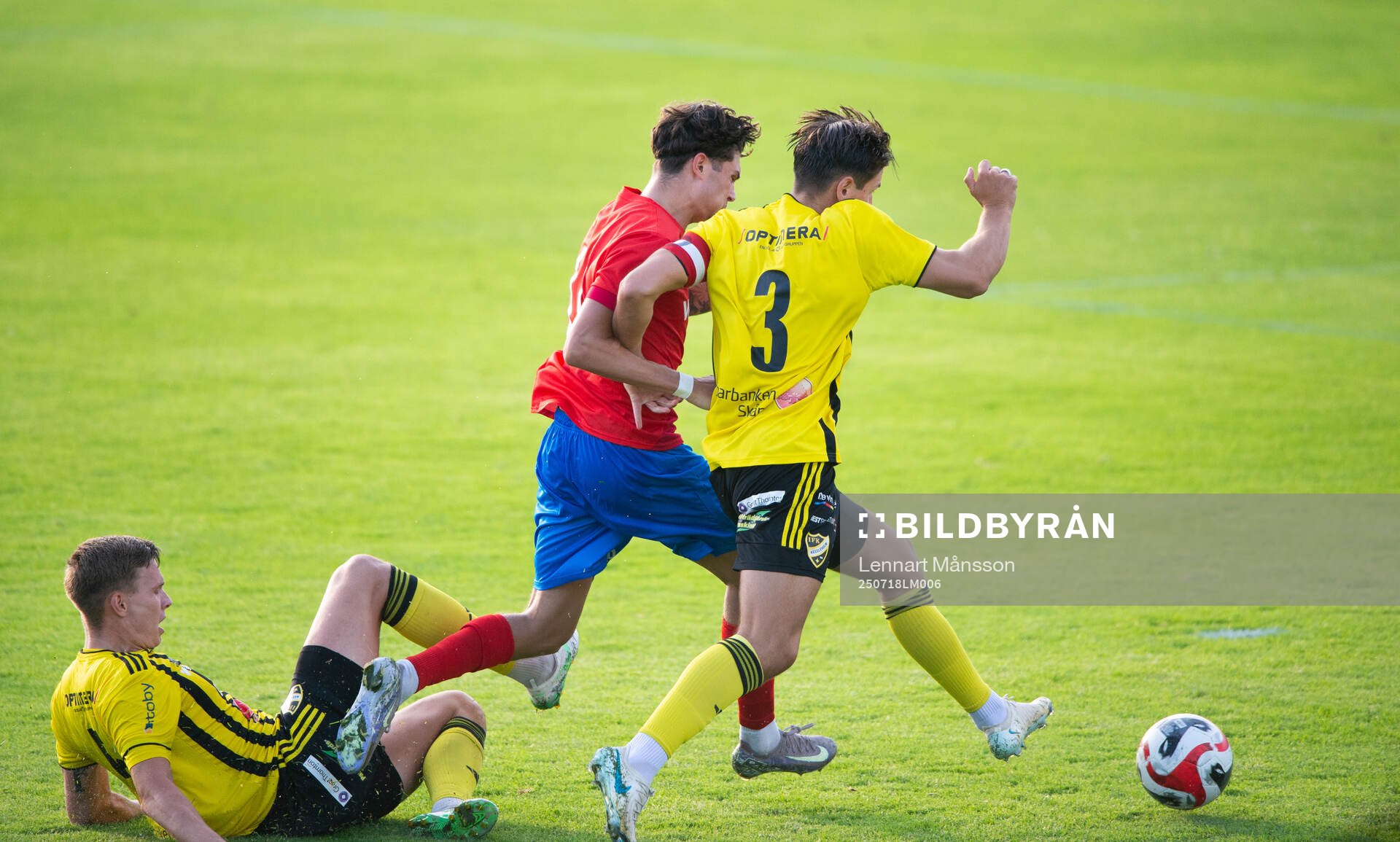 IFK Hässleholms Axel Henriksson och Viktor Ahlgren stoppar