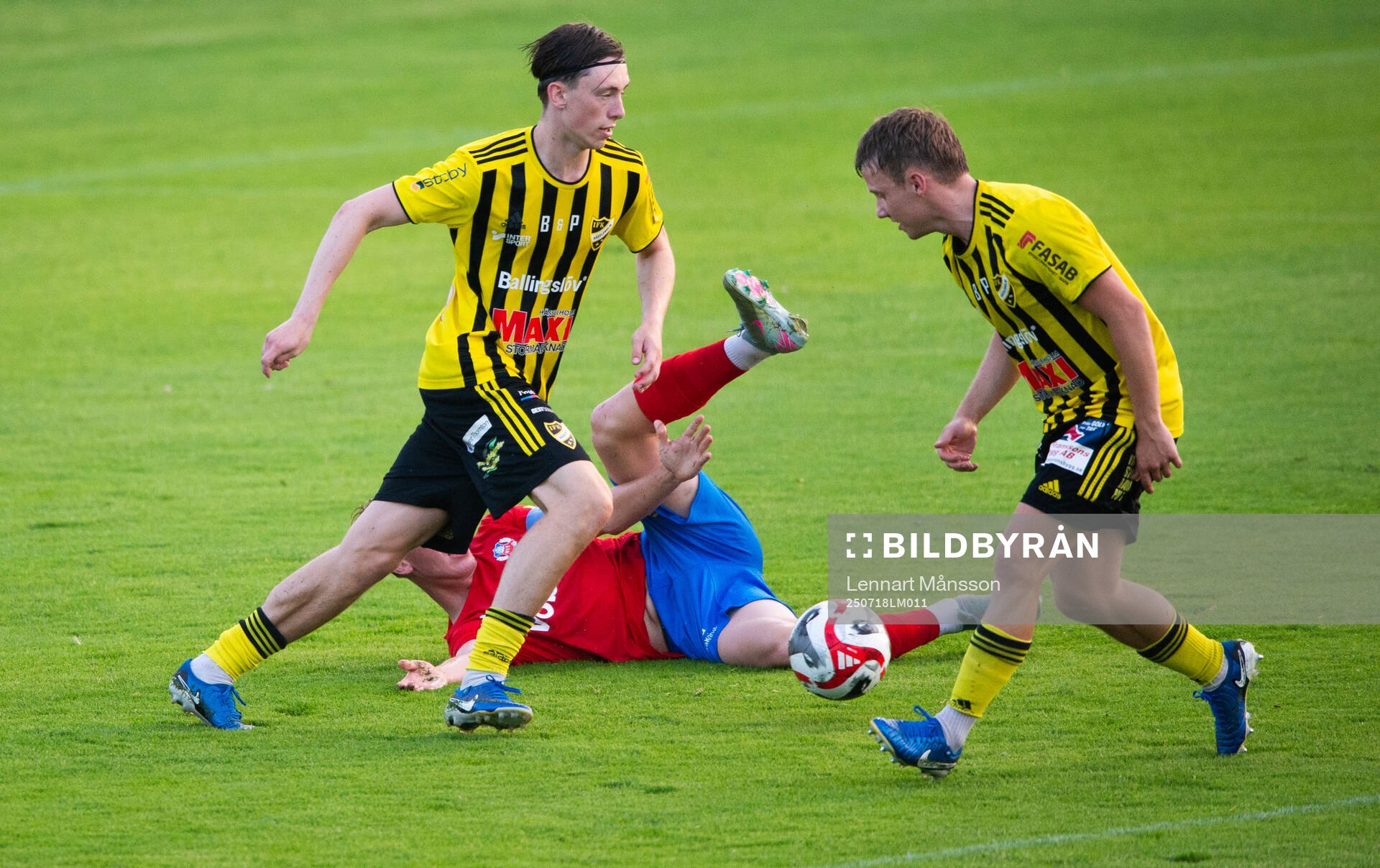IFK Hässleholms Gustav Persson och Axel Crnalic i matchen