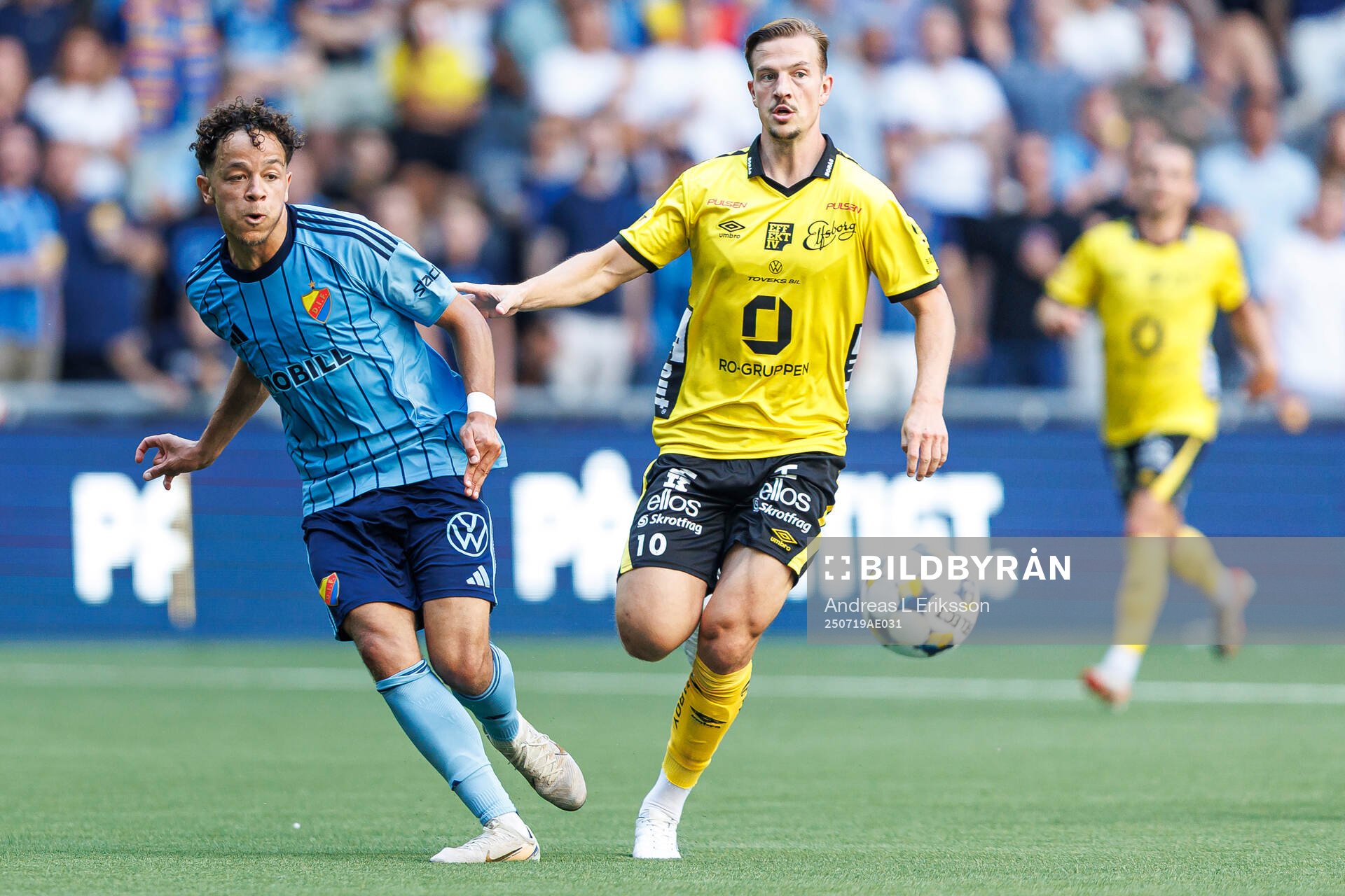 Djurgårdens Mikael Anderson och Elfsborgs Simon Olsson