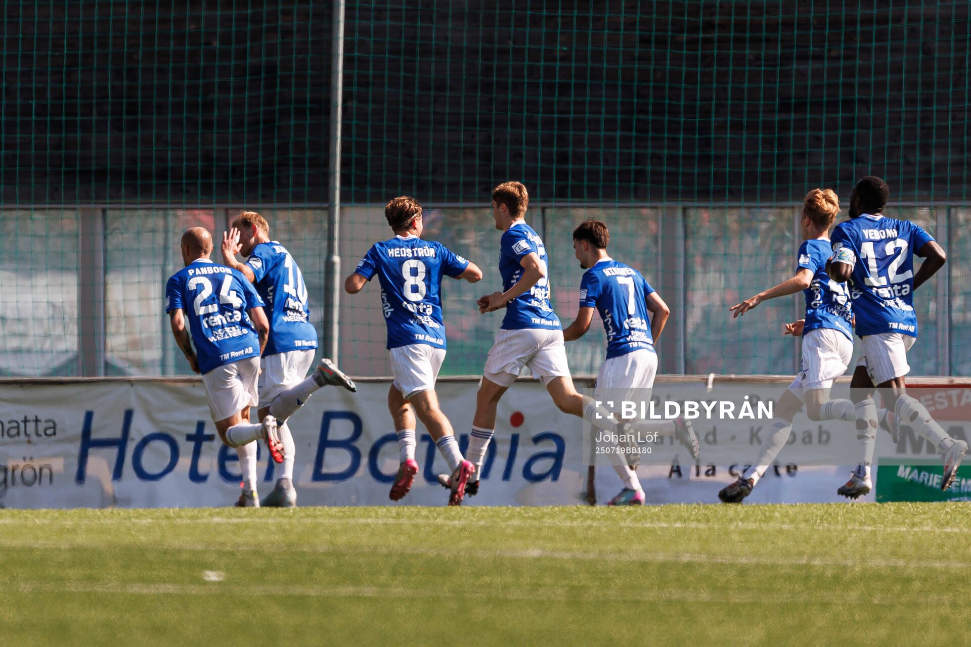 Umeå FCs Eythor Martin Björgolfsson jublar