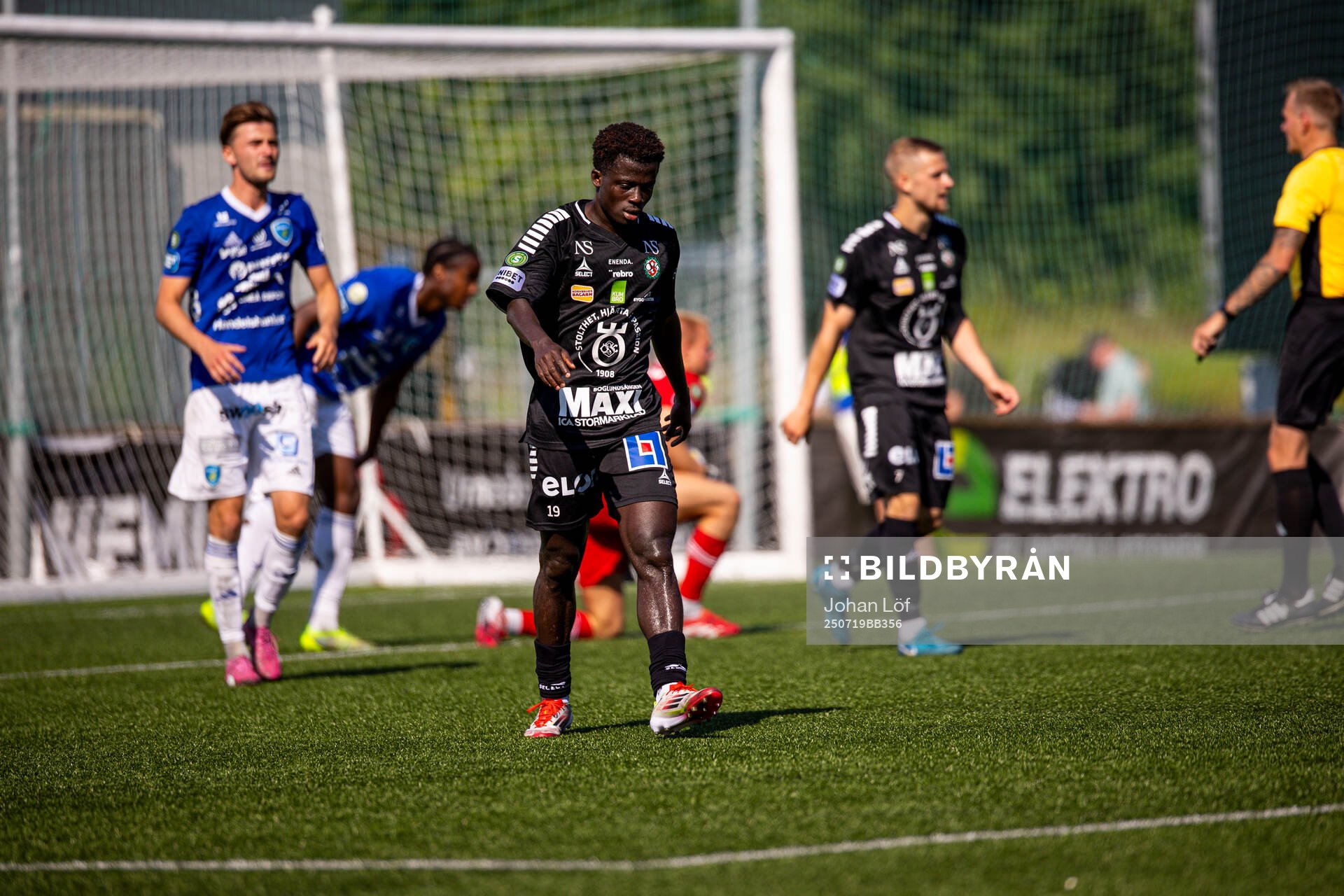 Örebros Blessing Asumang Dankwah deppar