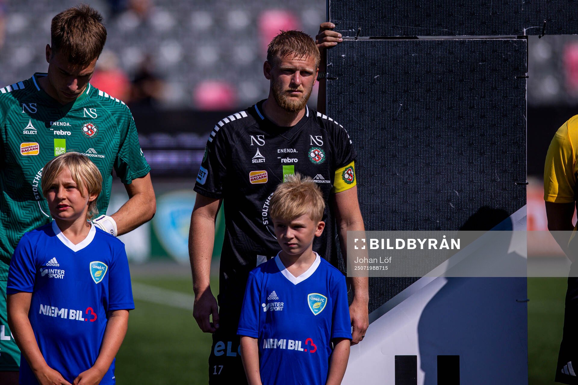Örebros Karl Holmberg innan fotbollsmatchen i Superettan