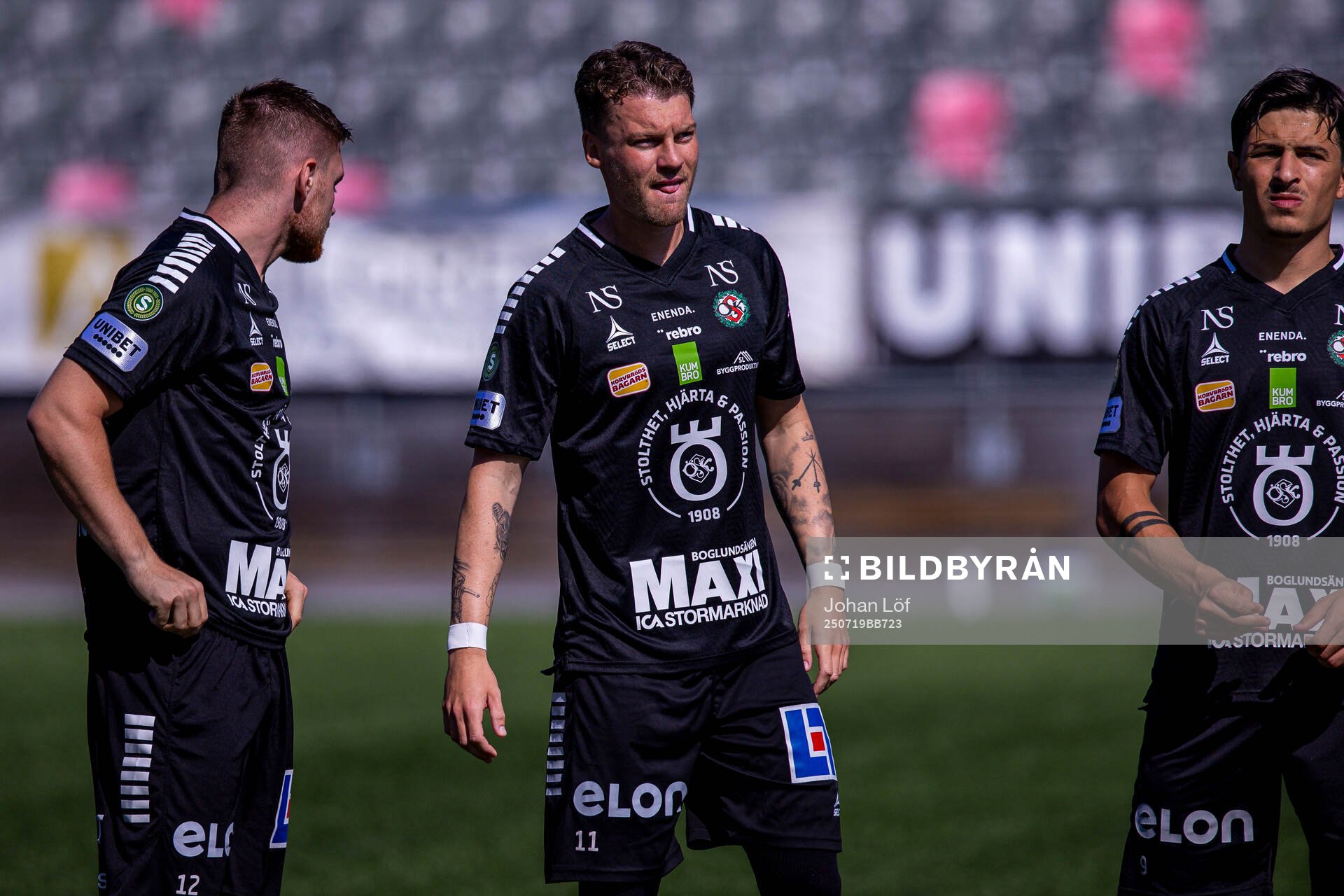 Örebros Samuel Kroon innan fotbollsmatchen i Superettan