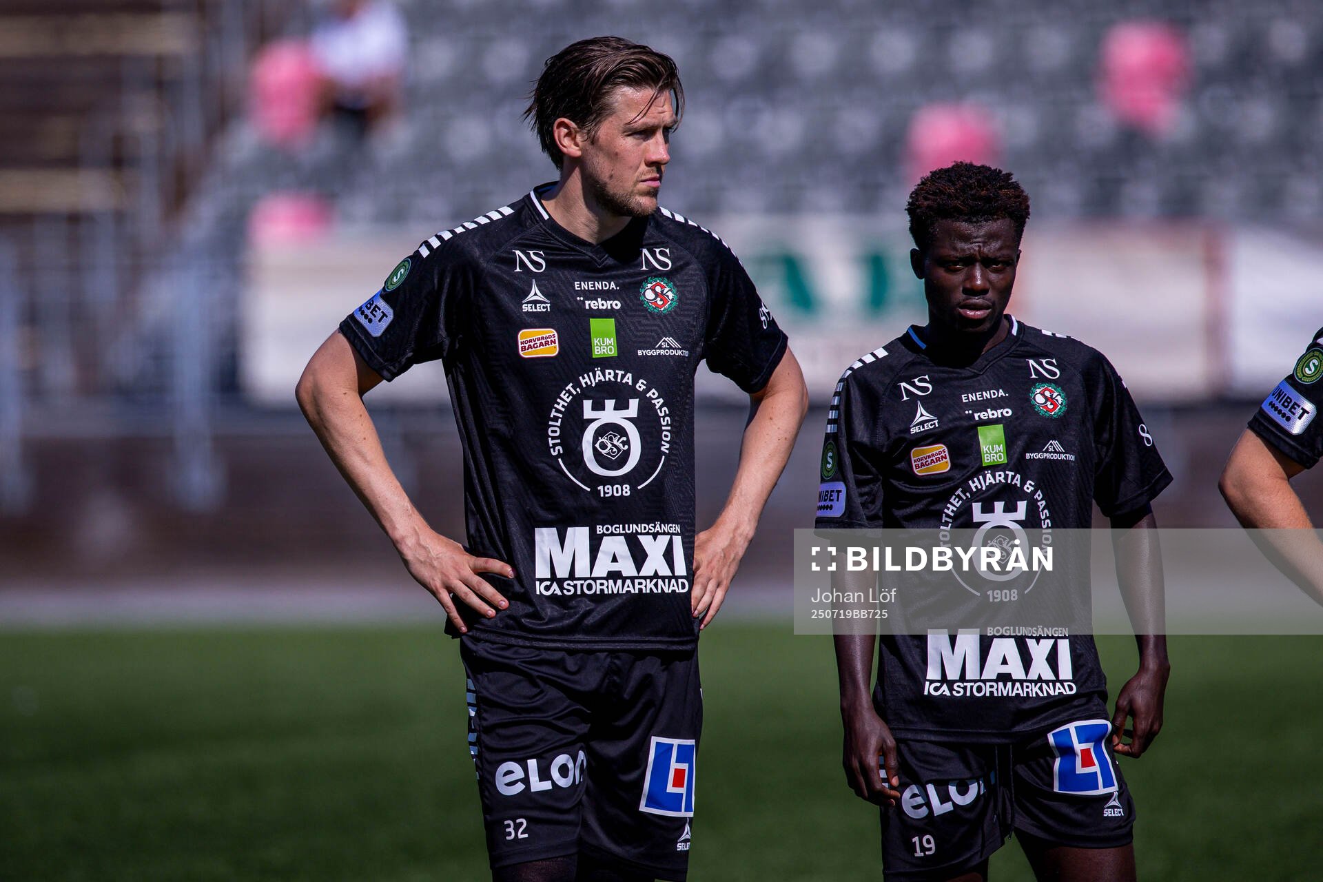 Örebros John Stenberg innan fotbollsmatchen i Superettan