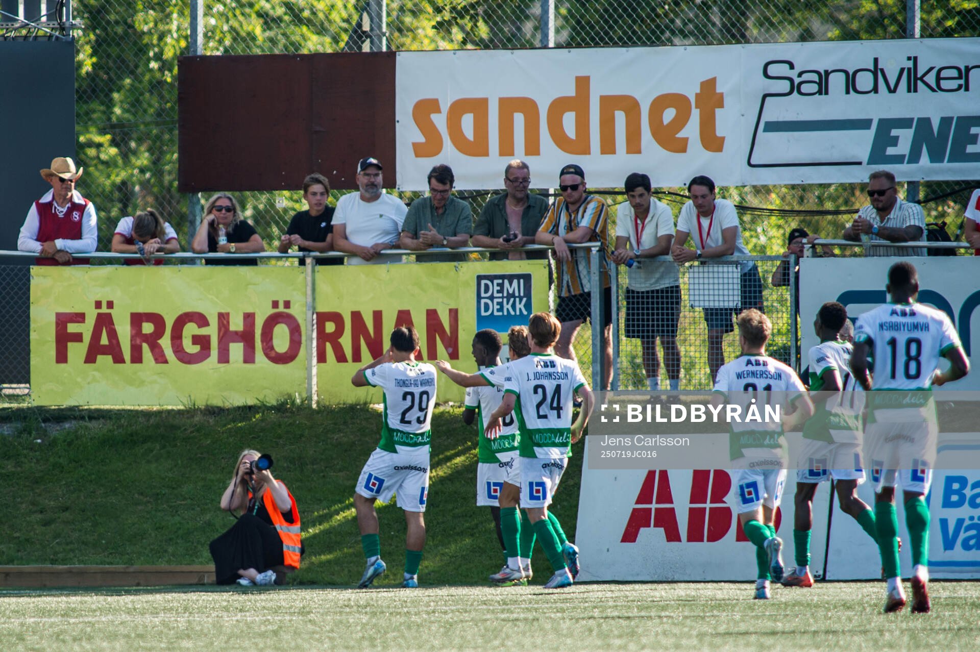 Västerås Alexander Thongla-Iad Warneryd jublar