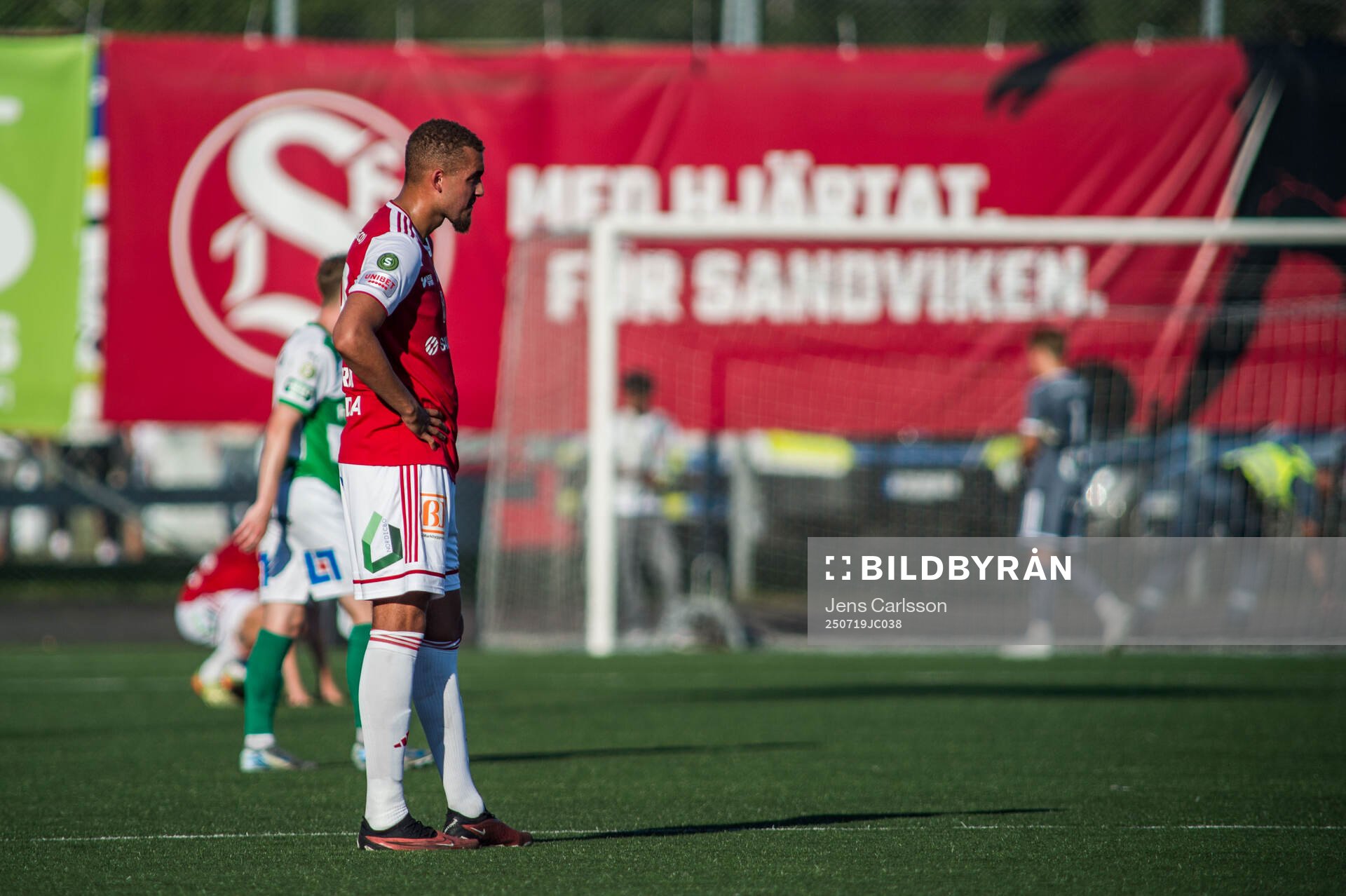 Sandvikens IFs Kim Käck Ofordu deppar