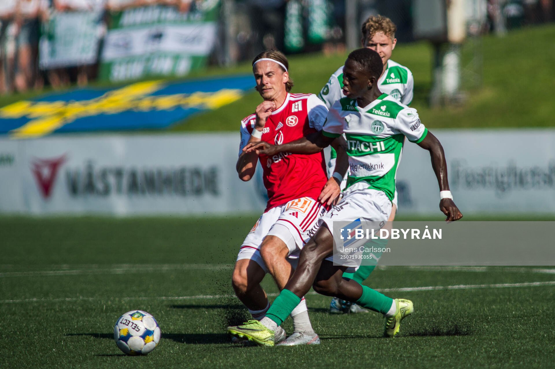 Sandvikens IFs Johan Arvidsson och Västerås Mamadou