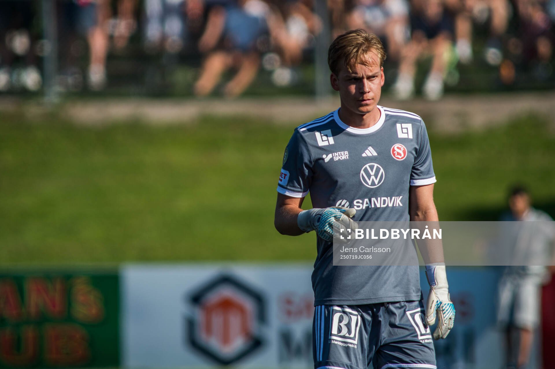 Sandvikens IFs målvakt Hannes Sveijer deppar