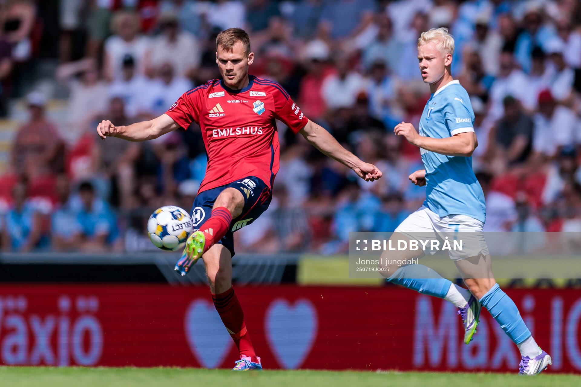 Östers Oscar Uddenäs och Malmö FFs Otto Rosengren