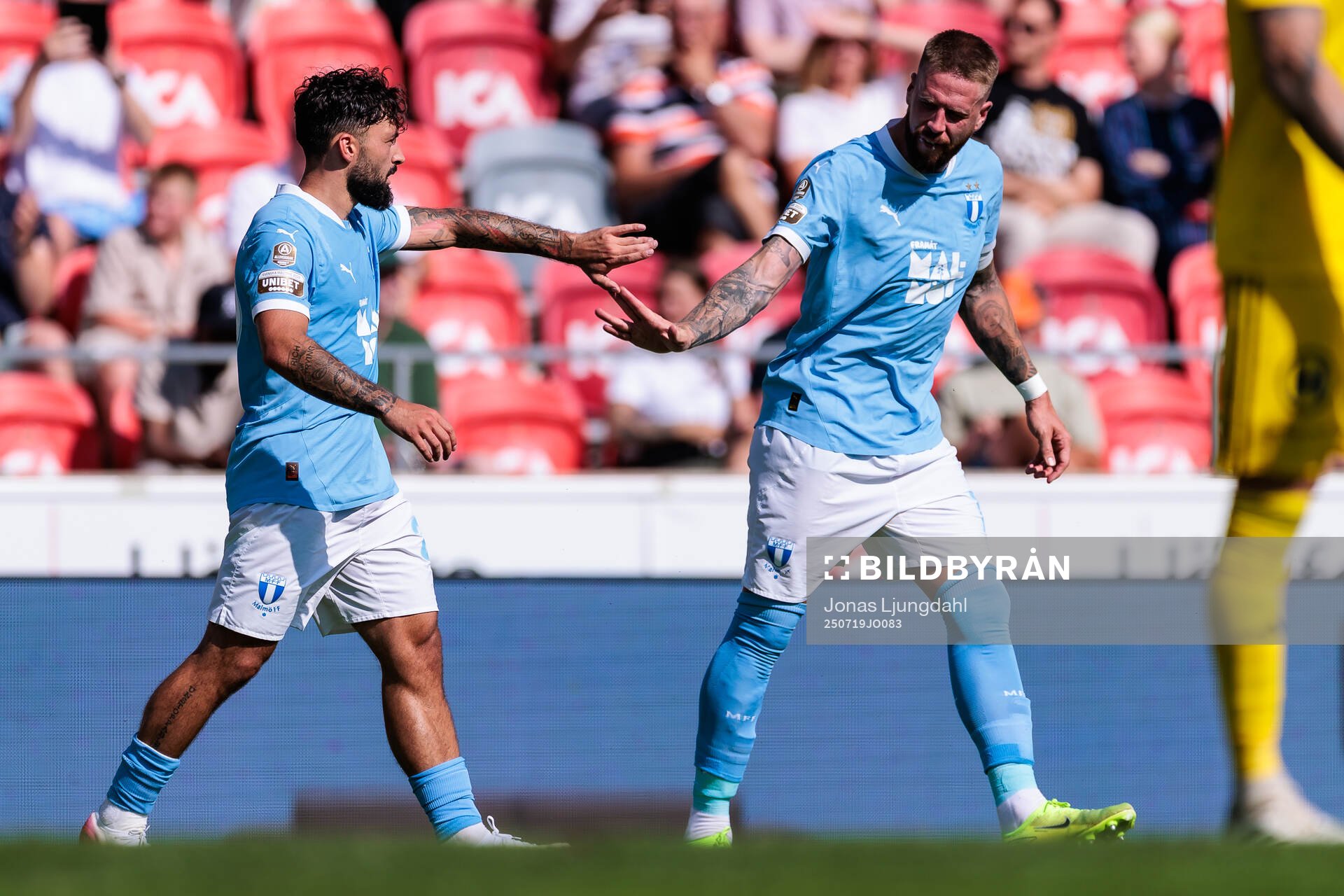 Malmö FFs Sead Haksabanovic och Pontus Jansson jublar