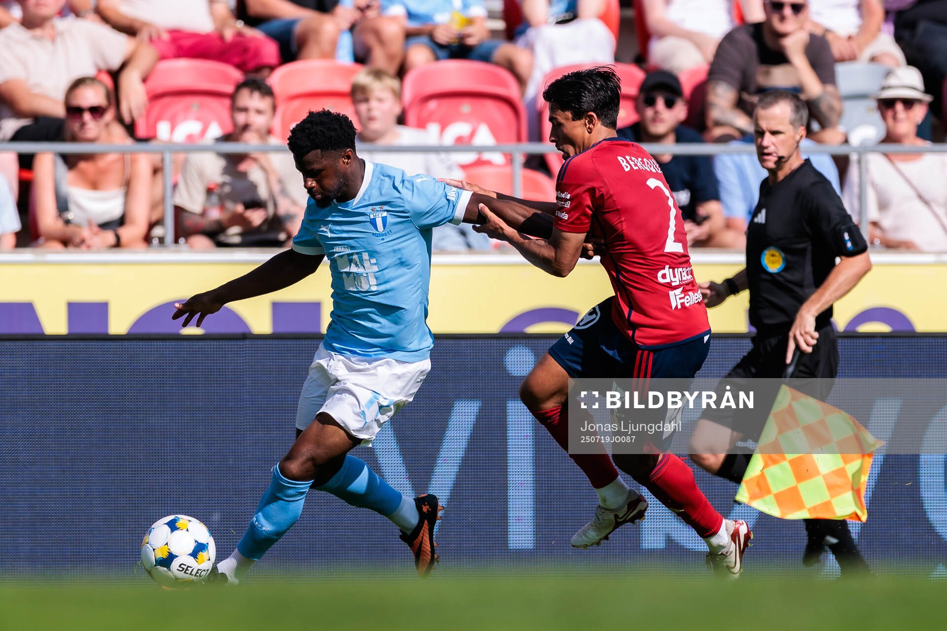 Malmö FFs Emmanuel Ekong och Östers Lukas Bergquist