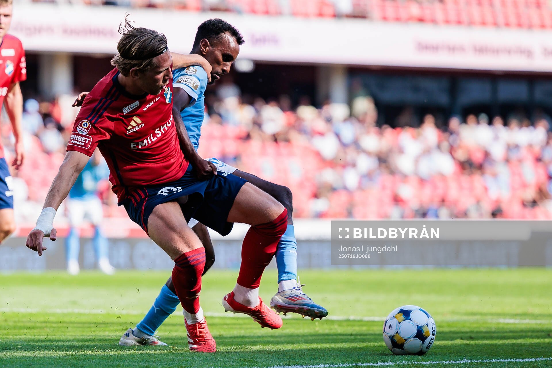 Östers Noah Söderberg och Malmö FFs Taha Ali