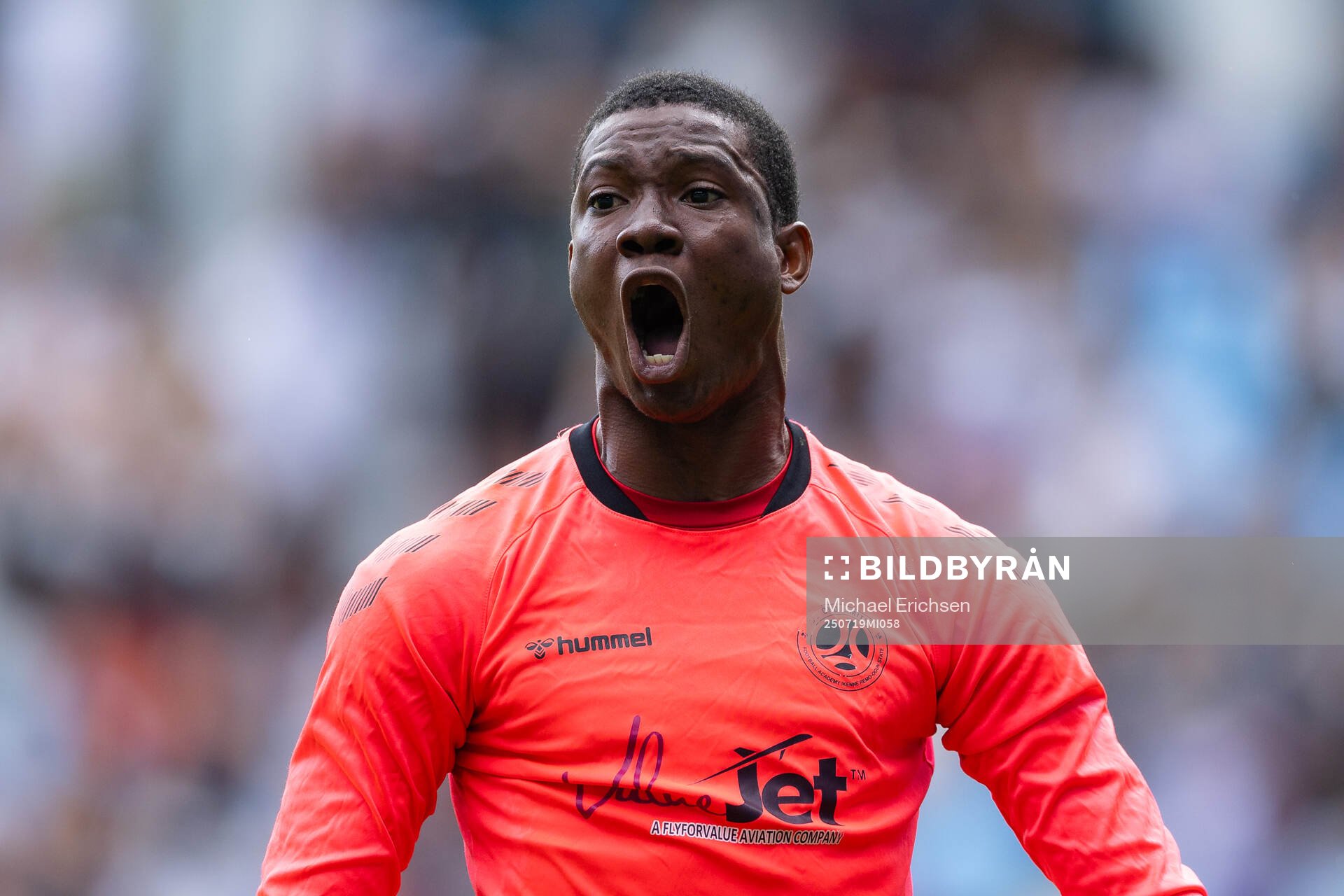 Beyond Limits målvakt Daniel Aiyenugba jublar