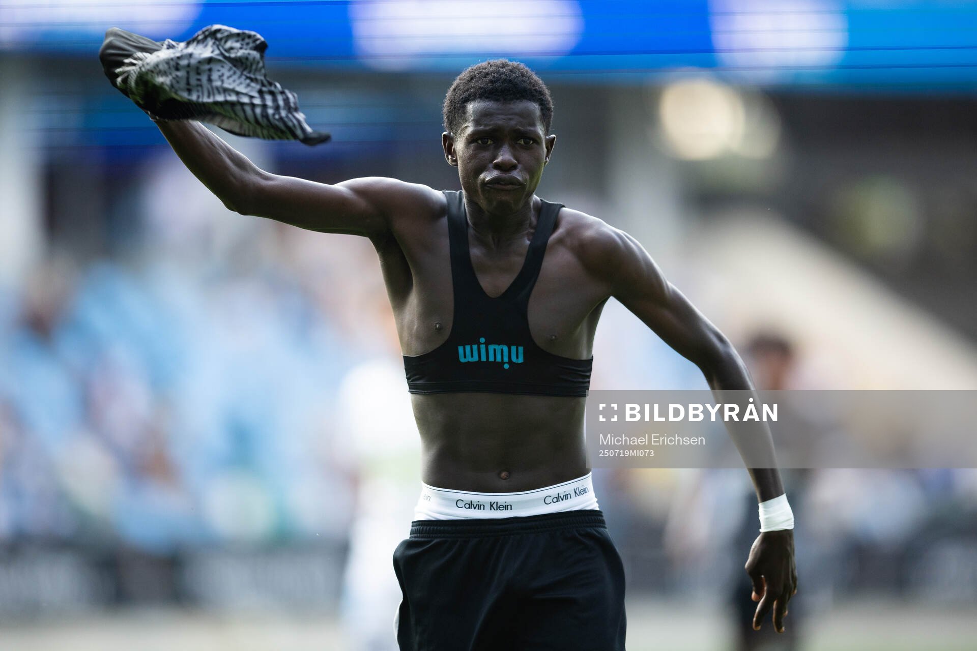 Sporting Supremes Ahmed Njundu Kanyi jublar