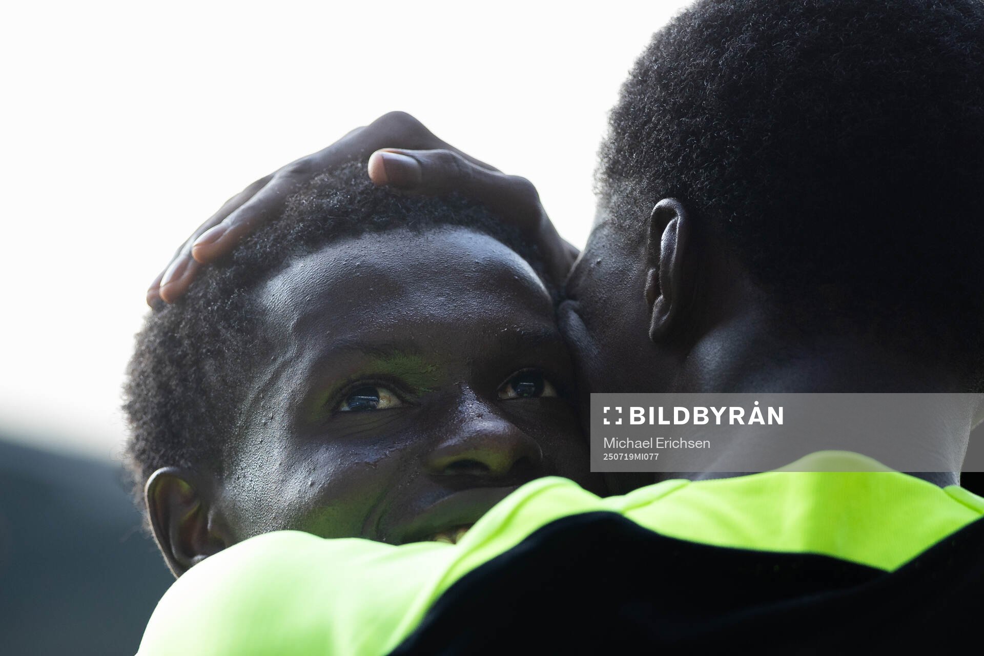 Sporting Supremes Ahmed Njundu Kanyi jublar