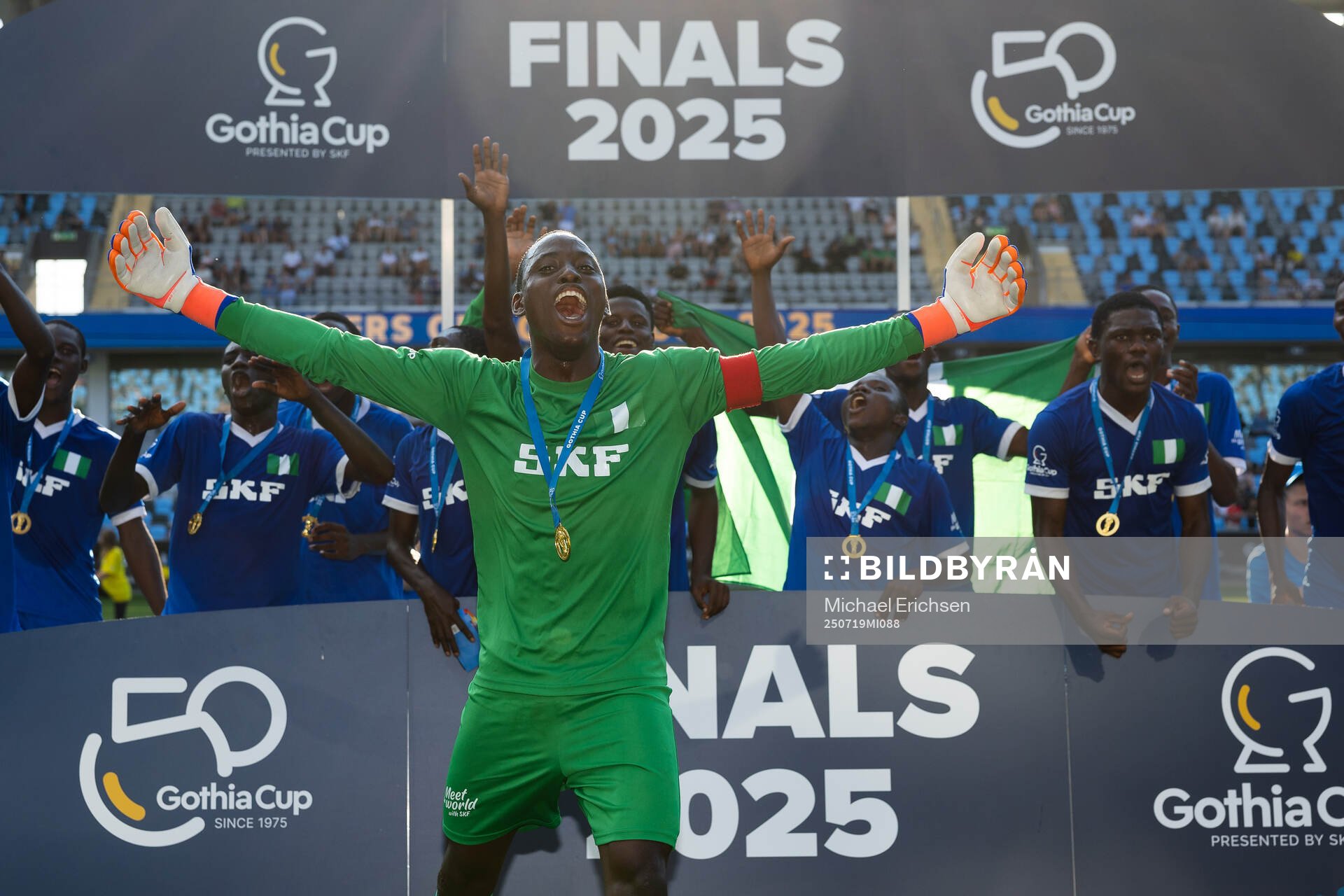 Nigerian Eagles målvakt jublar