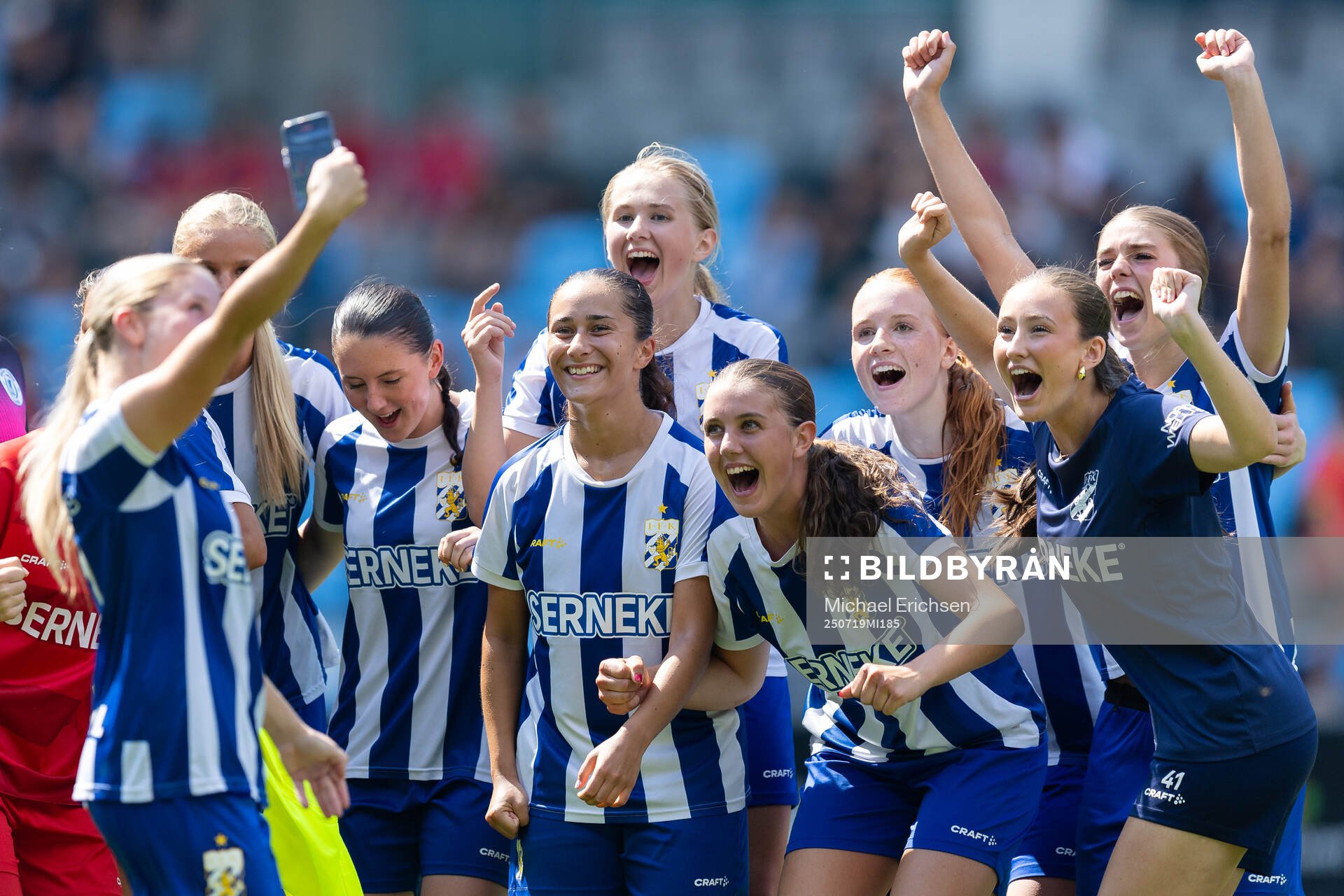 IFK Göteborgs spelare jublar