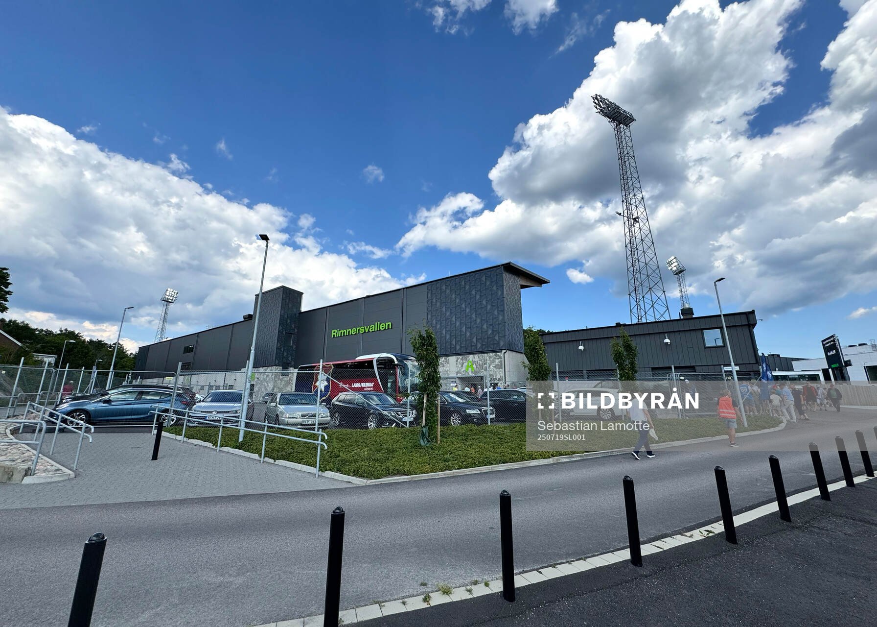 Utanför arenan