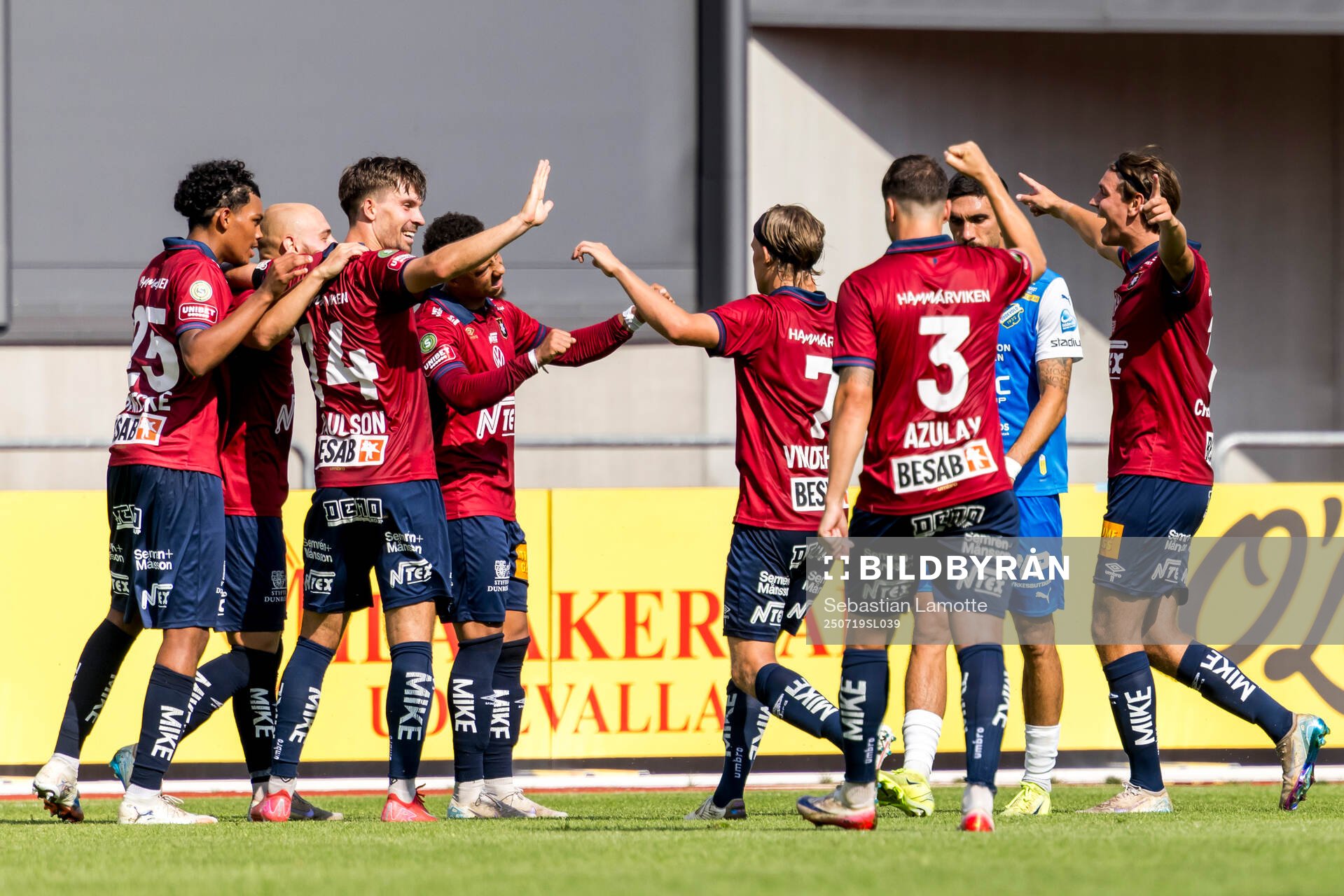 Örgrytes Noah Christoffersson jublar