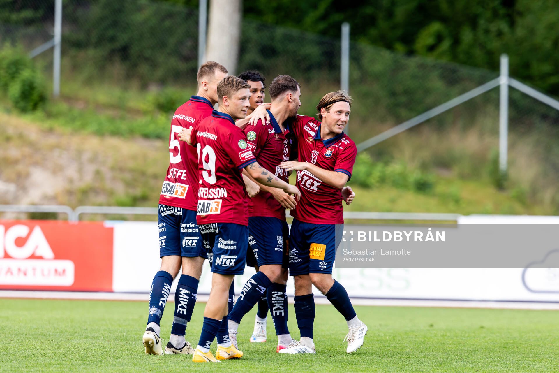 Örgrytes spelare jublar
