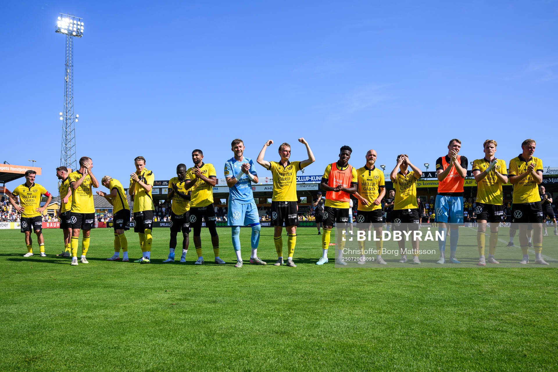 Mjällbys spelare jublar