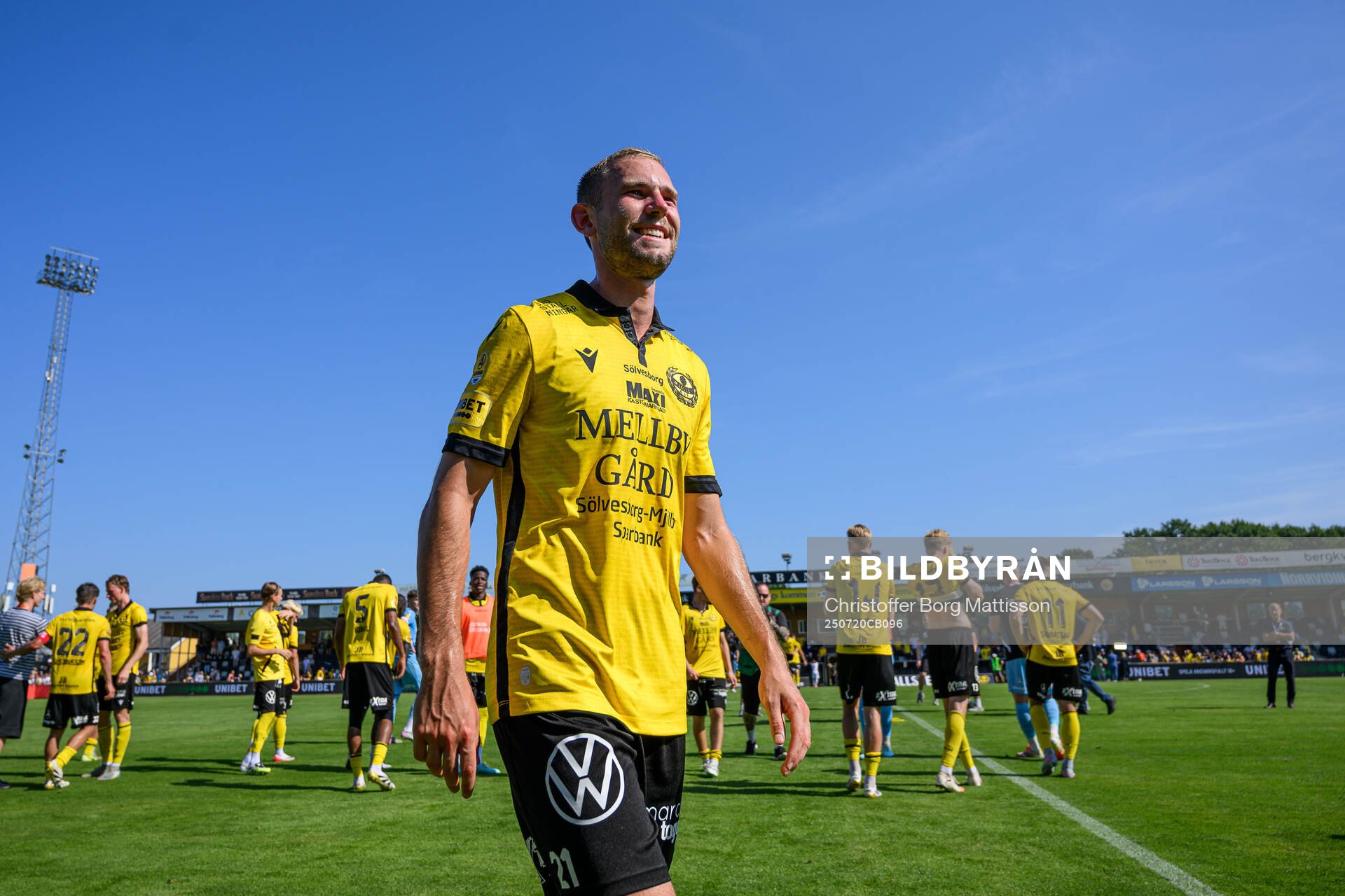 Mjällbys Adam Petersson jublar