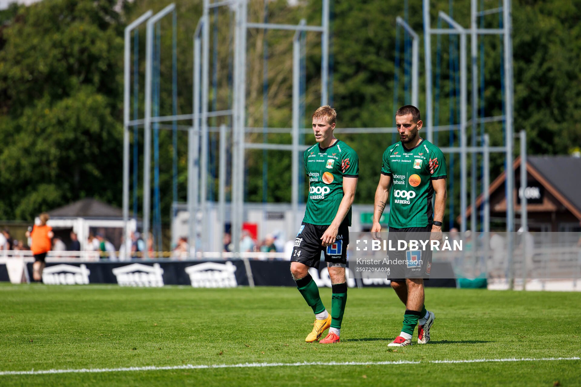 Varbergs Emil Hellman och Erion Sadiku deppar