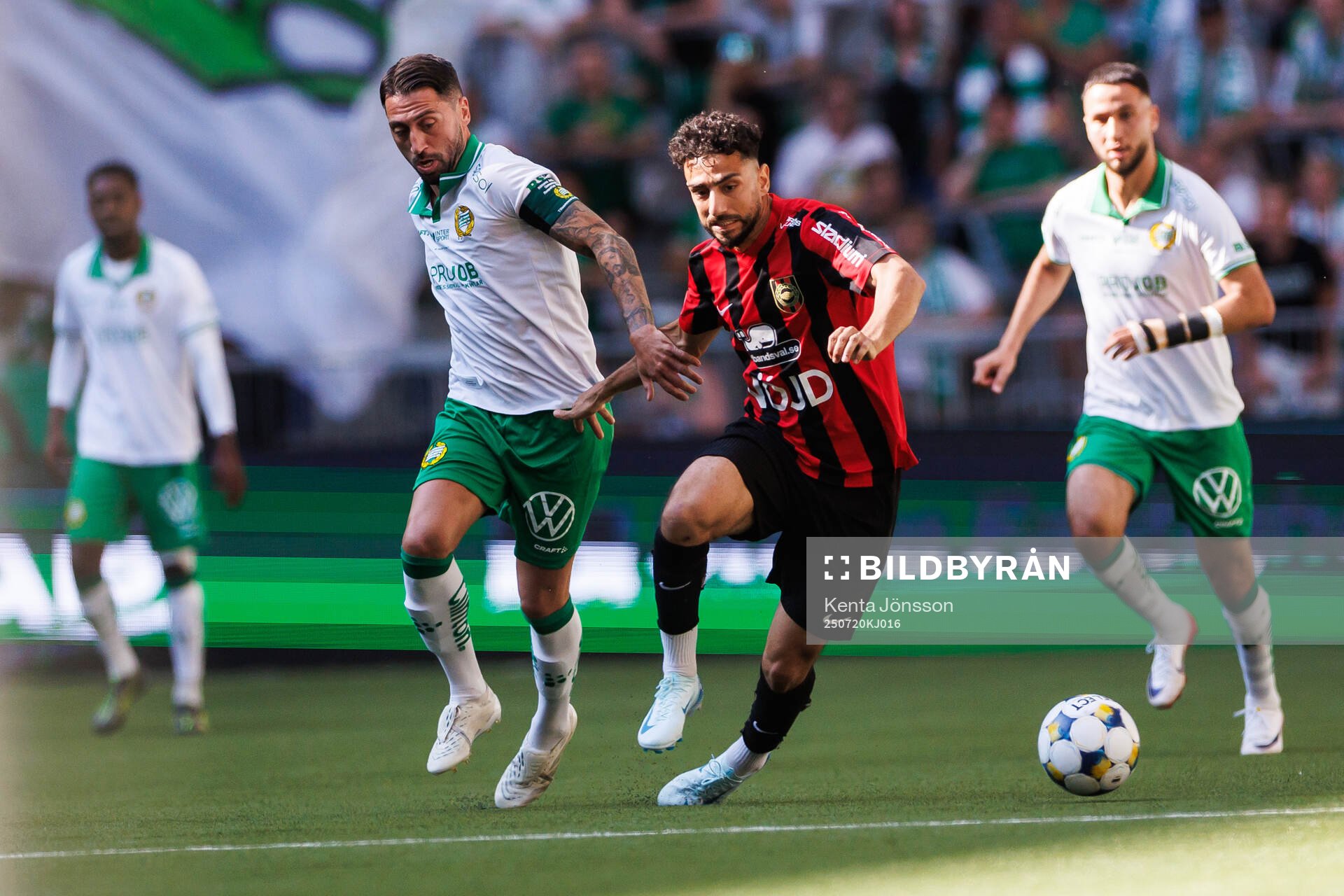 Hammarbys Nahir Besara och Brommapojkarnas Daleho Irandust