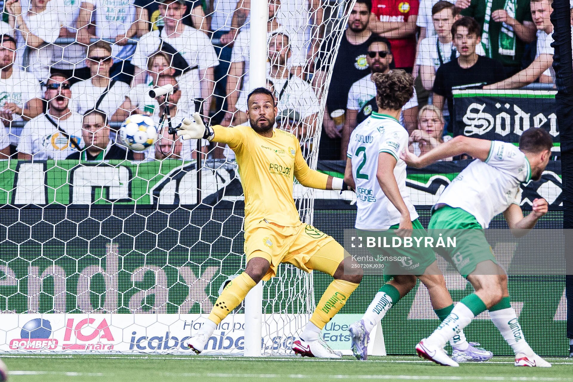 Hammarbys målvakt Warner Hahn släpper in 0-2 av