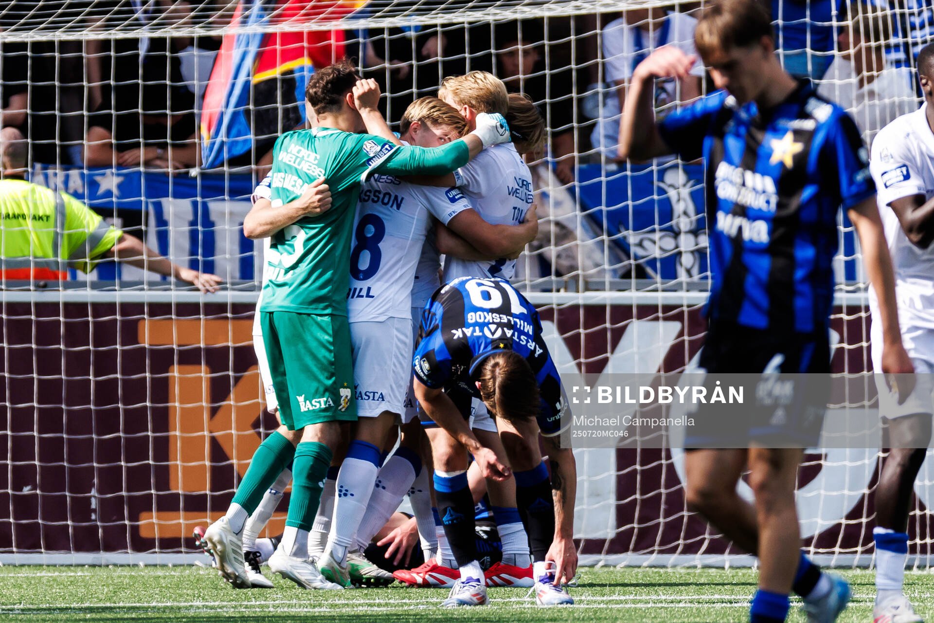 IFK Göteborgs spelare jublar
