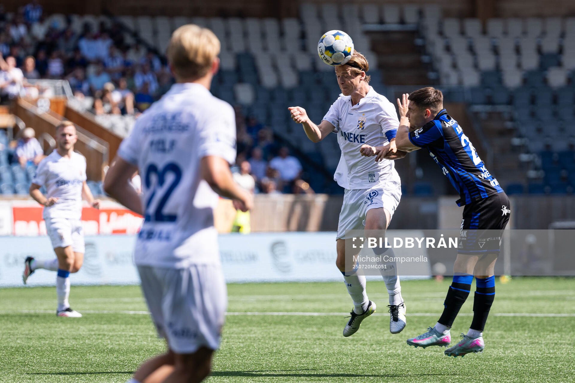IFK Göteborgs August Erlingmark mot Sirius Isak Bjerkebo