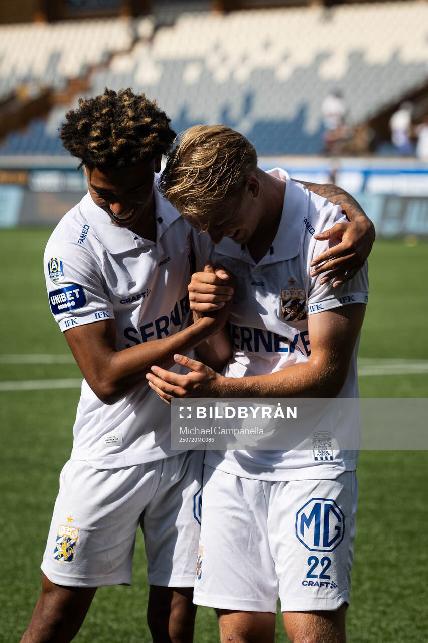 IFK Göteborgs Sebastian Clemmensen och Noah Tolf  jublar