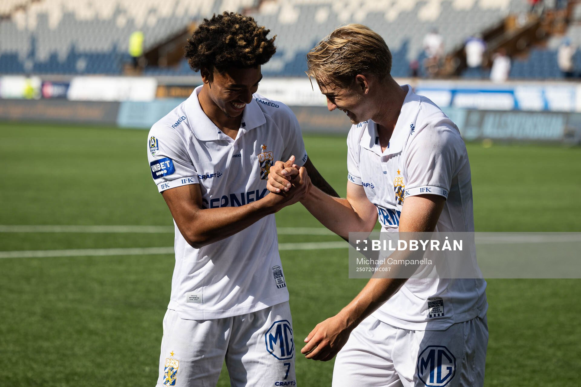 IFK Göteborgs Sebastian Clemmensen och Noah Tolf  jublar