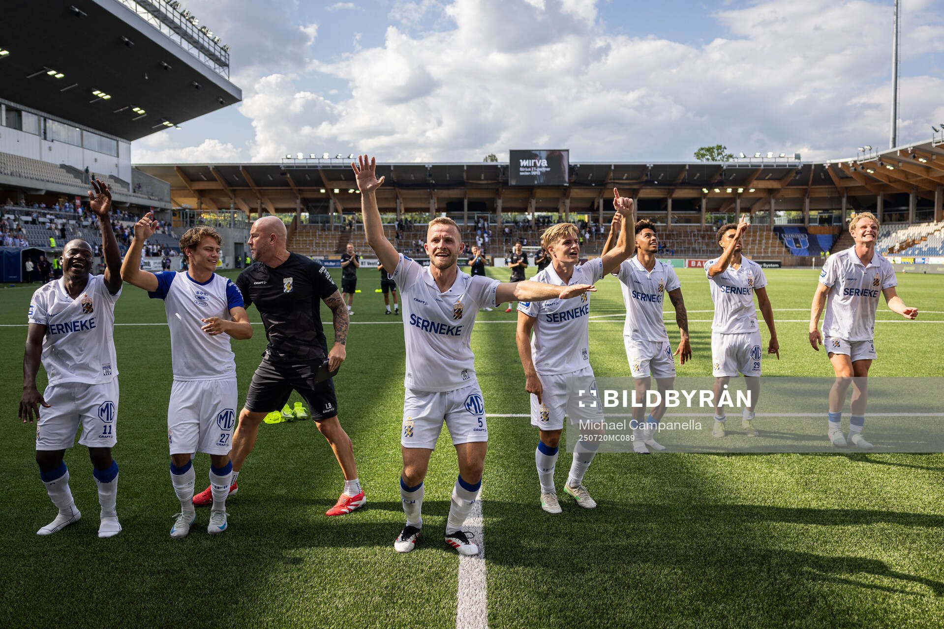 IFK Göteborgs spelare jublar