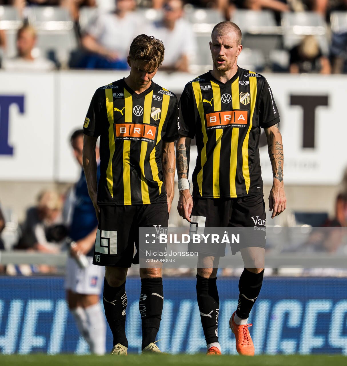 Häckens Simon Gustafson och Samuel Leach Holm deppar