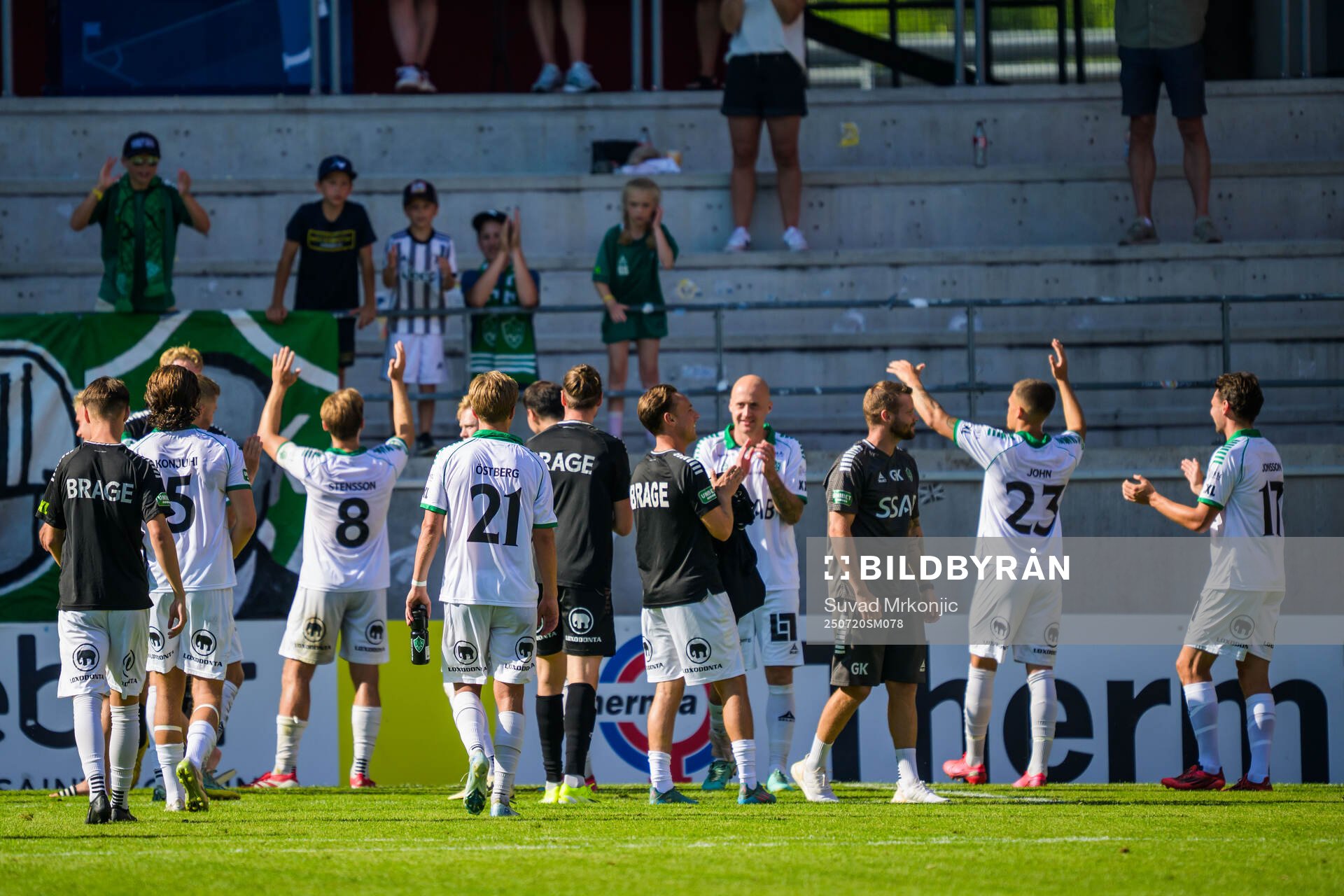 Brage spelare jublar