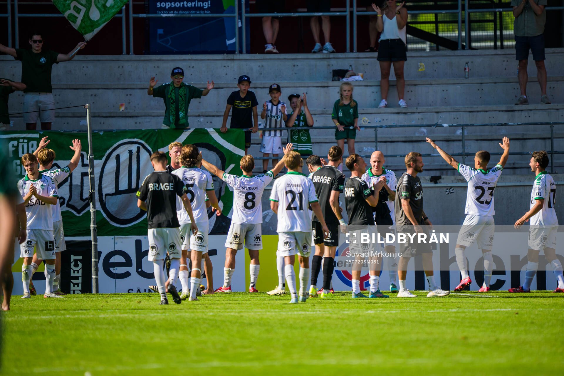 Brage spelare jublar