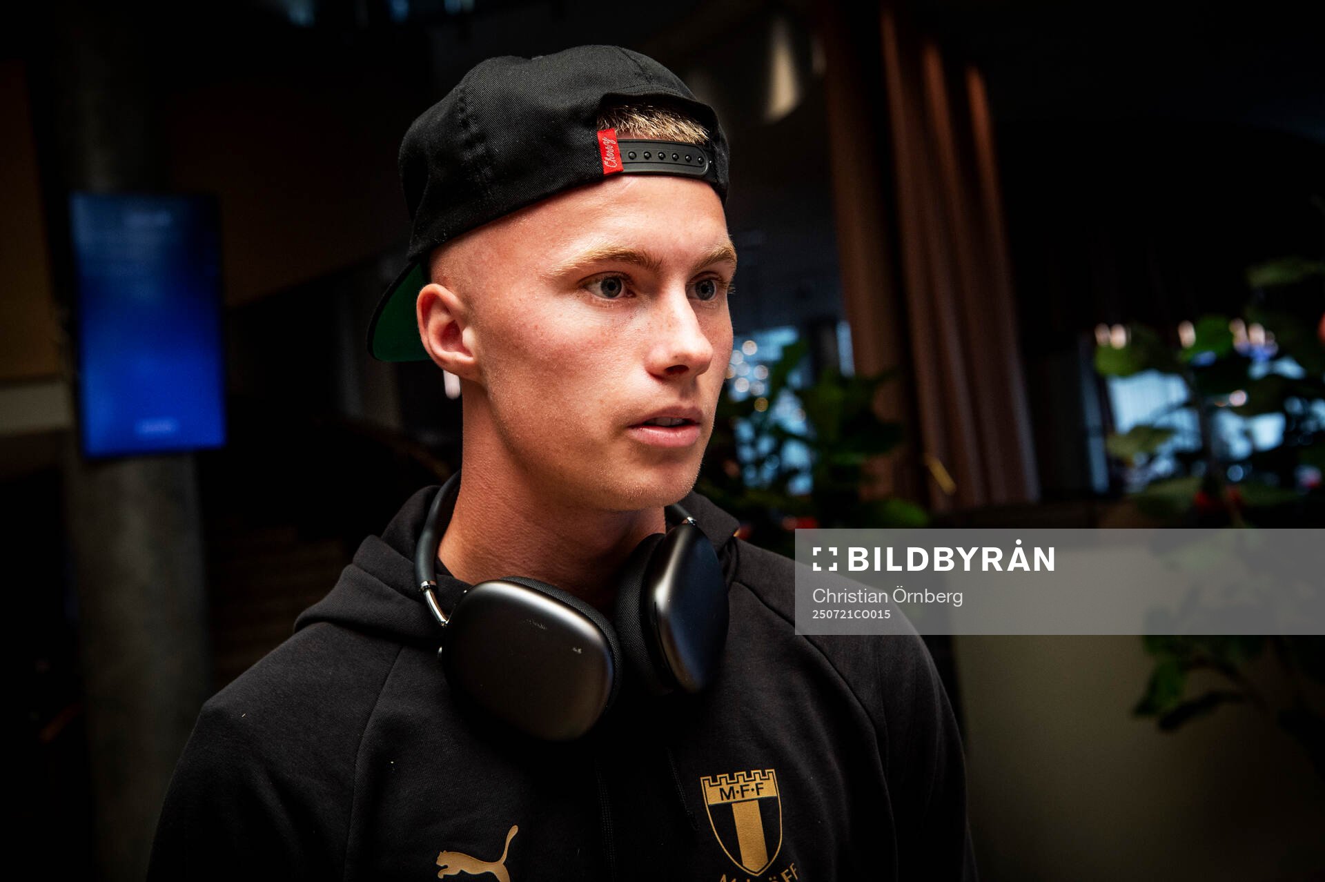 Daniel Gudjohnsen gave an interview upon arriving in Riga