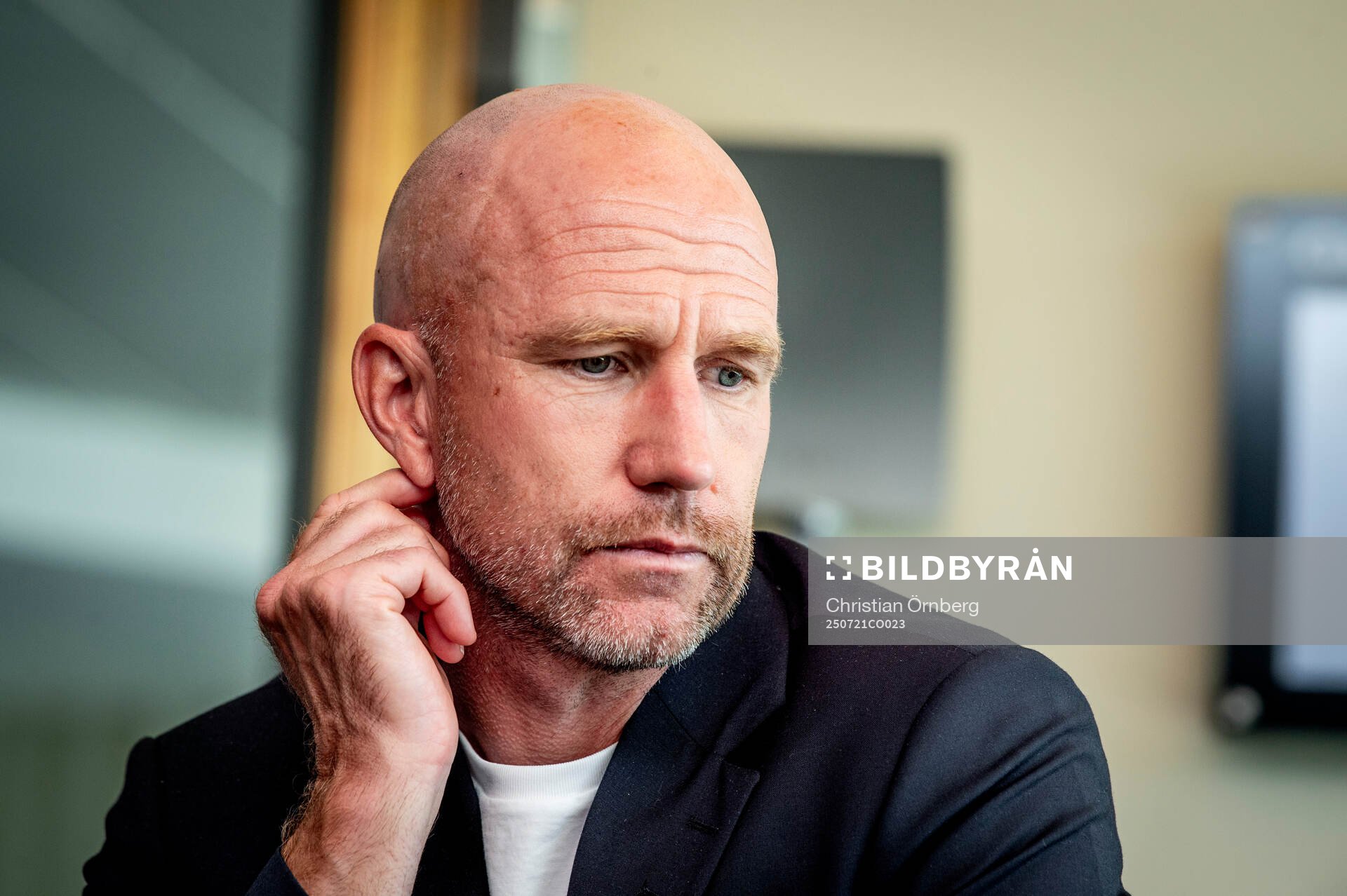 Head coach Henrik Rydström gave an interview upon arriving