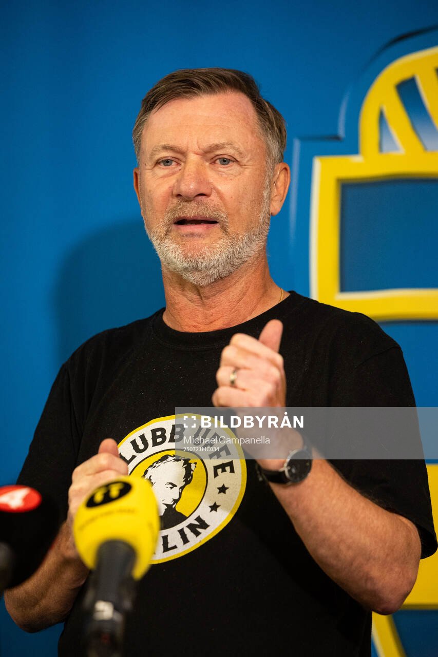 Head coach Peter Gerhardsson of the Swedish women's