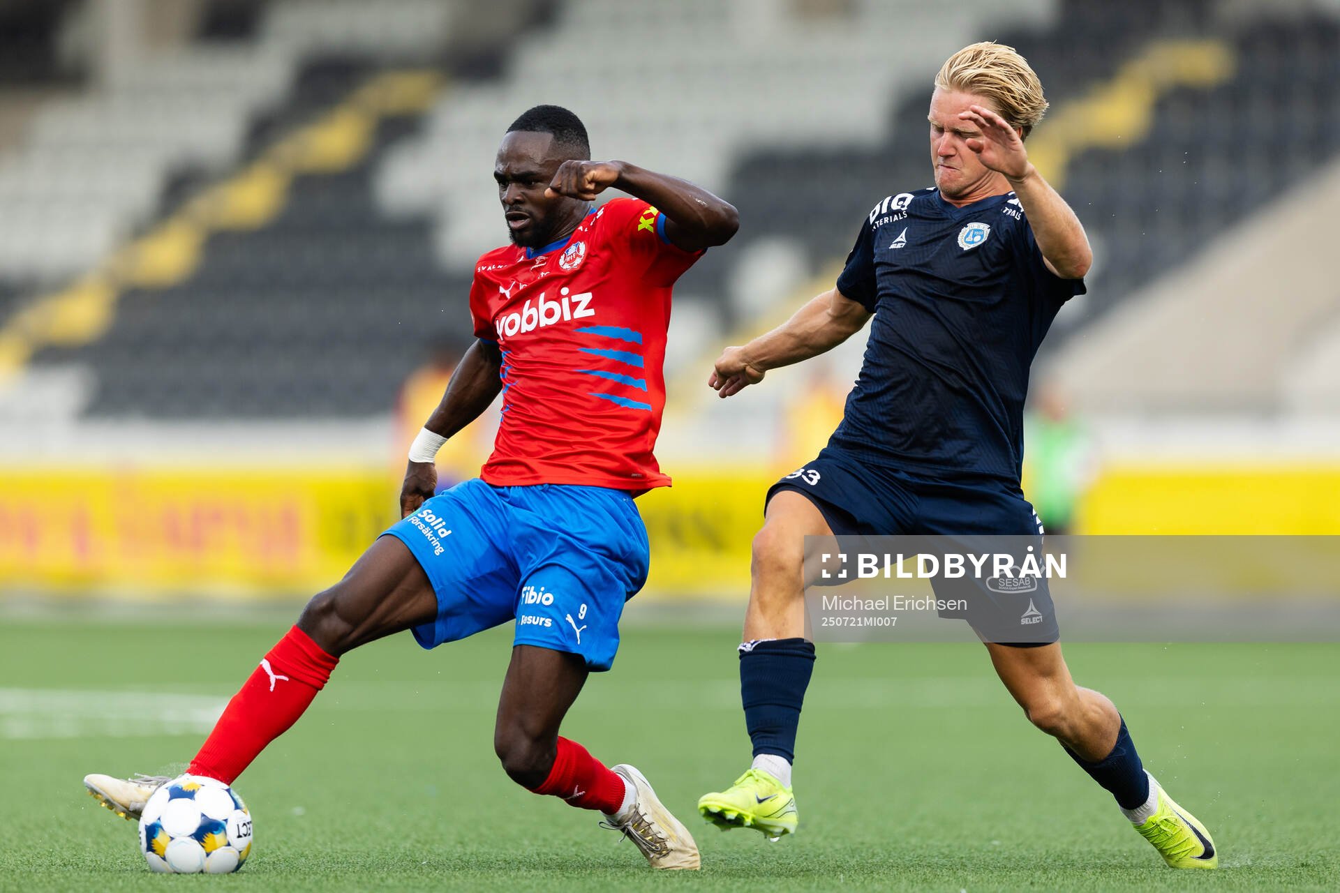 Helsingborgs Adam Akimey och Utsiktens Sebastian Lagerlund