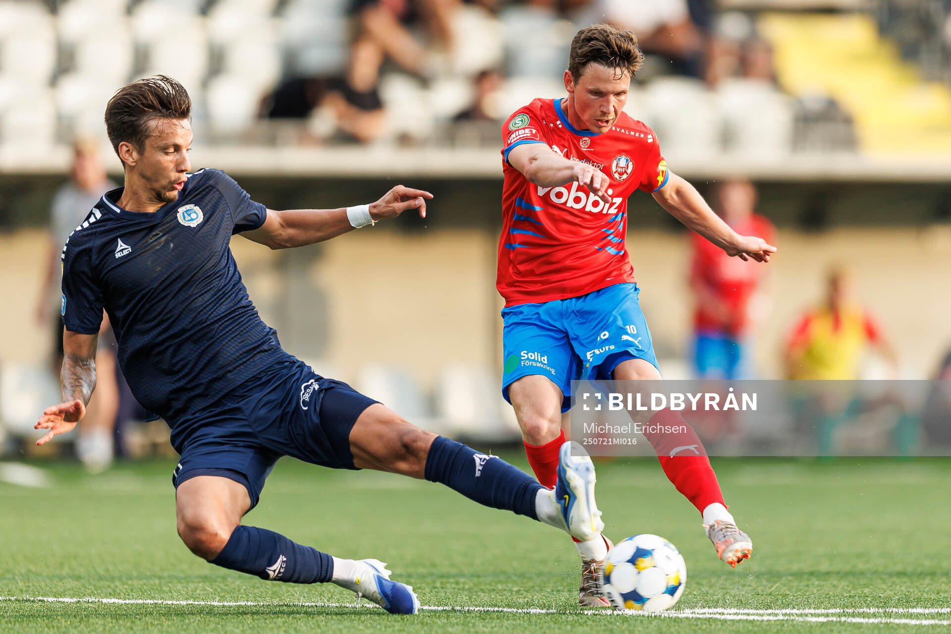 Utsiktens Kevin Rodeblad Lowe och Helsingborgs Max Svensson