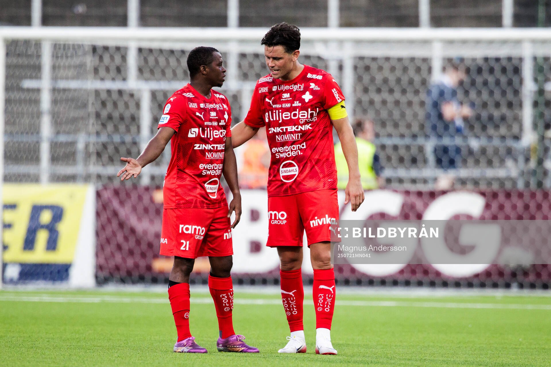 Värnamos Abdulrazaq Ishaq och Marcus Antonsson deppar