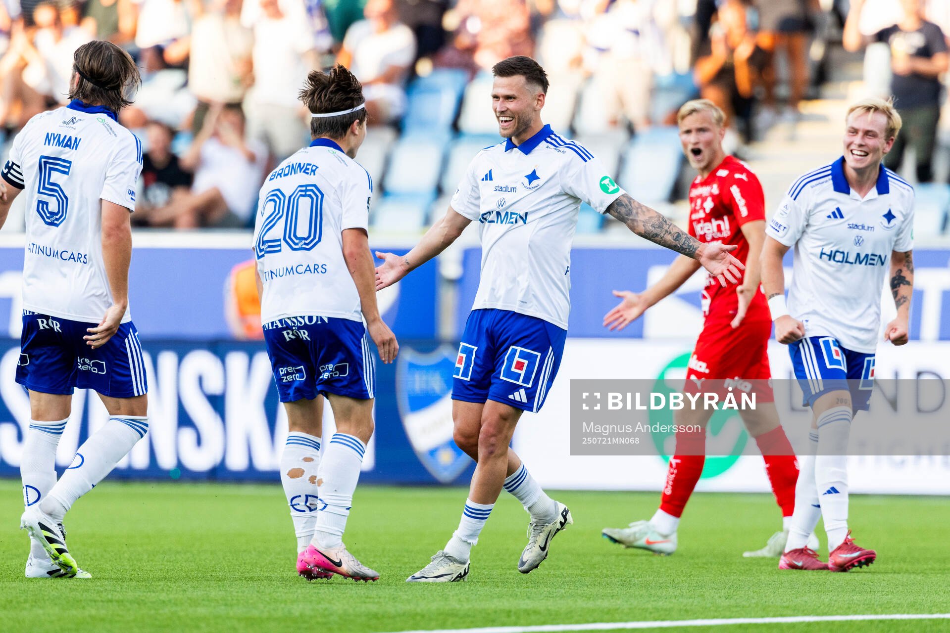 IFK Norrköpings Arnor Traustason jublar