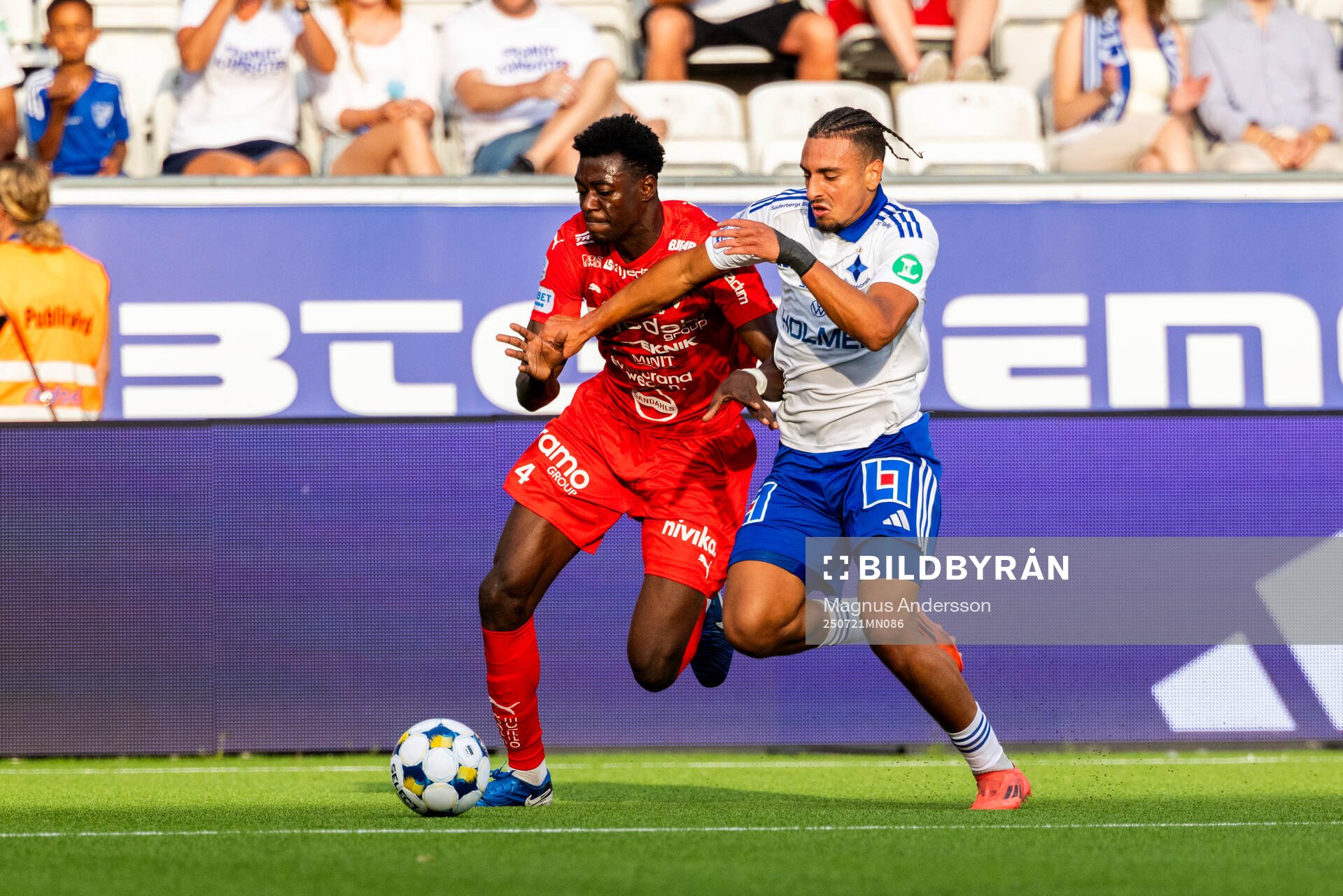 Värnamos Rufai Mohammed och IFK Norrköpings Moutaz Neffati