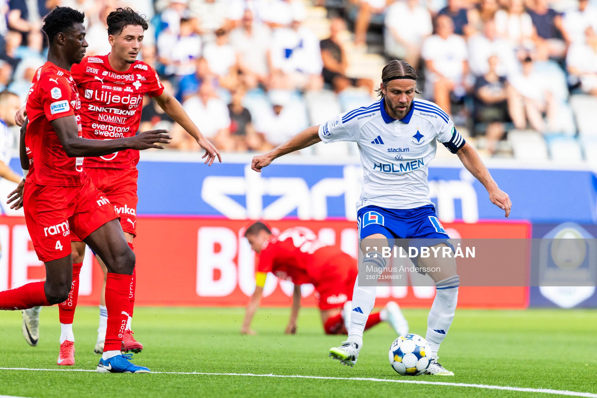 Värnamos Rufai Mohammed och Kenan Bilalovic mot IFK