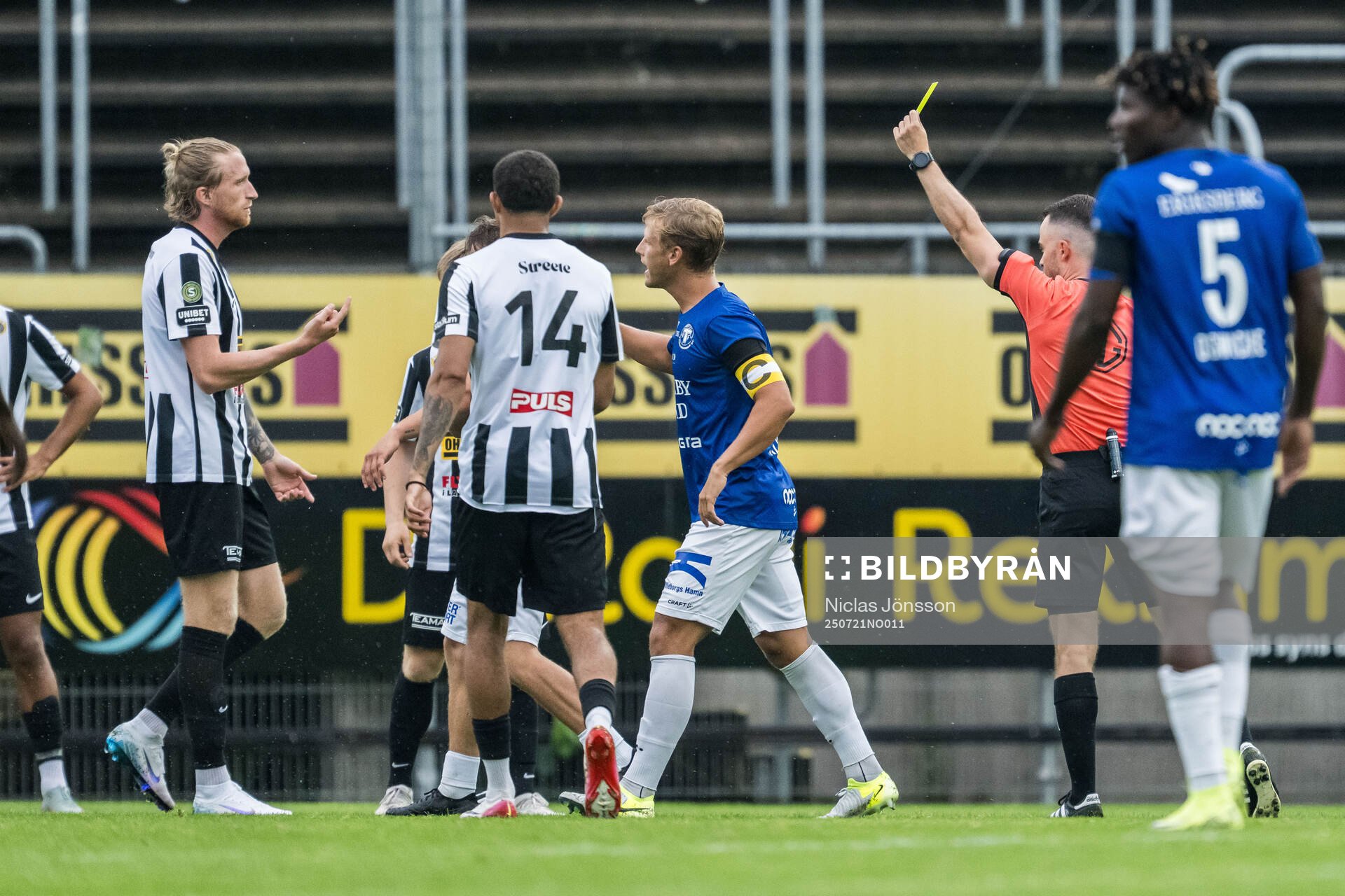 Landskronas Hampus Näsström och Domare Jasmin Svraka