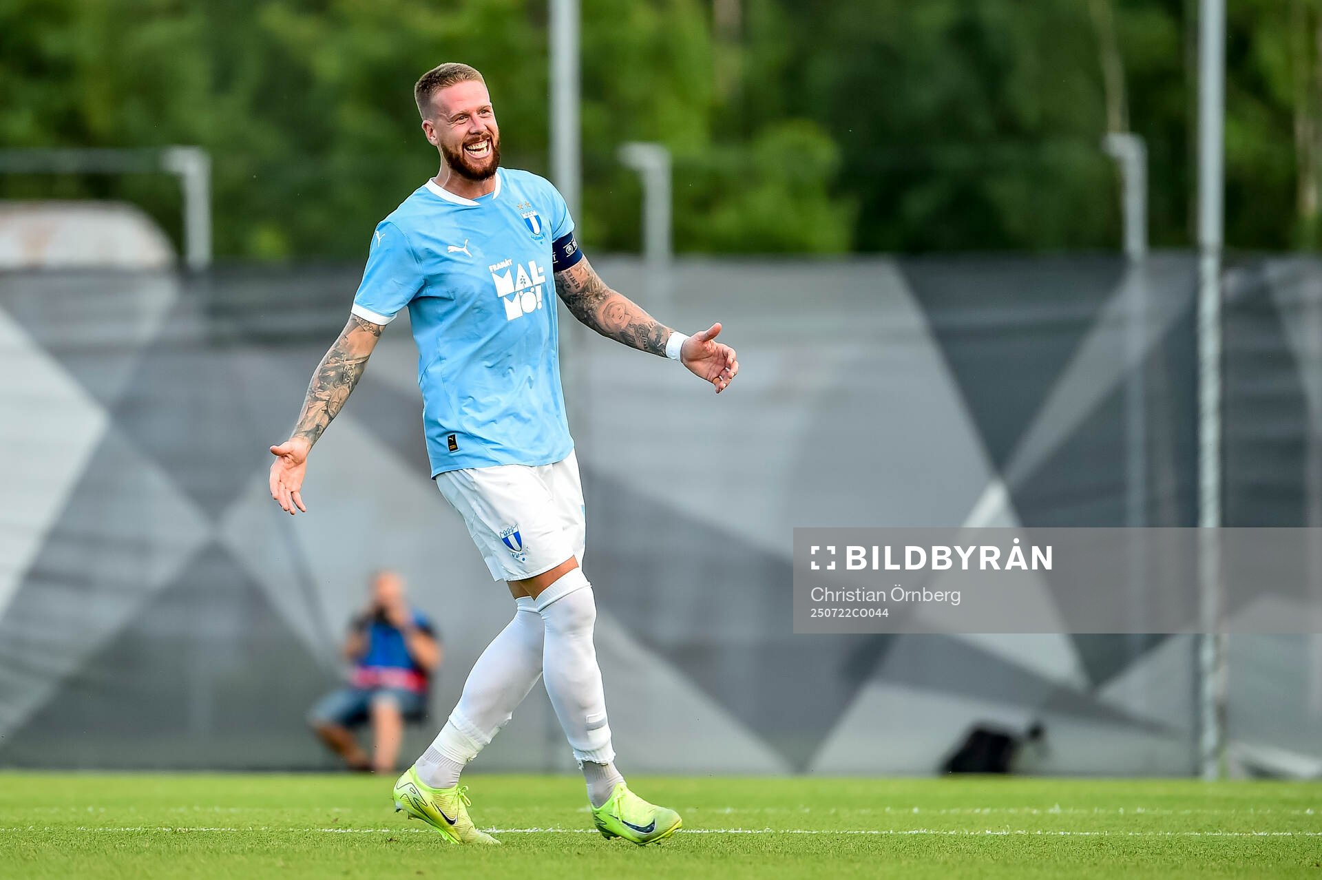 Pontus Jansson of Malmö FF celebrates